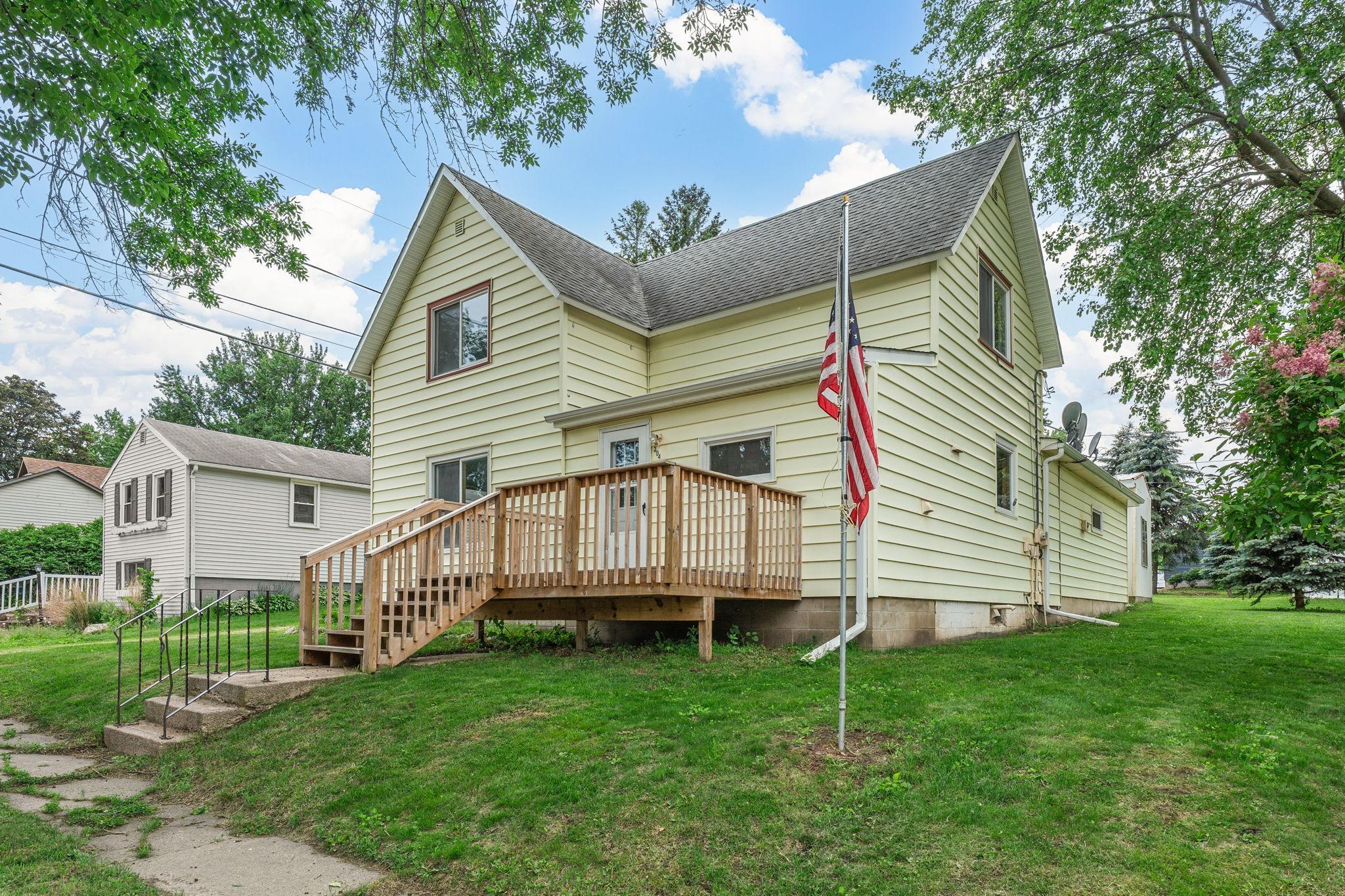 304 3rd Street N