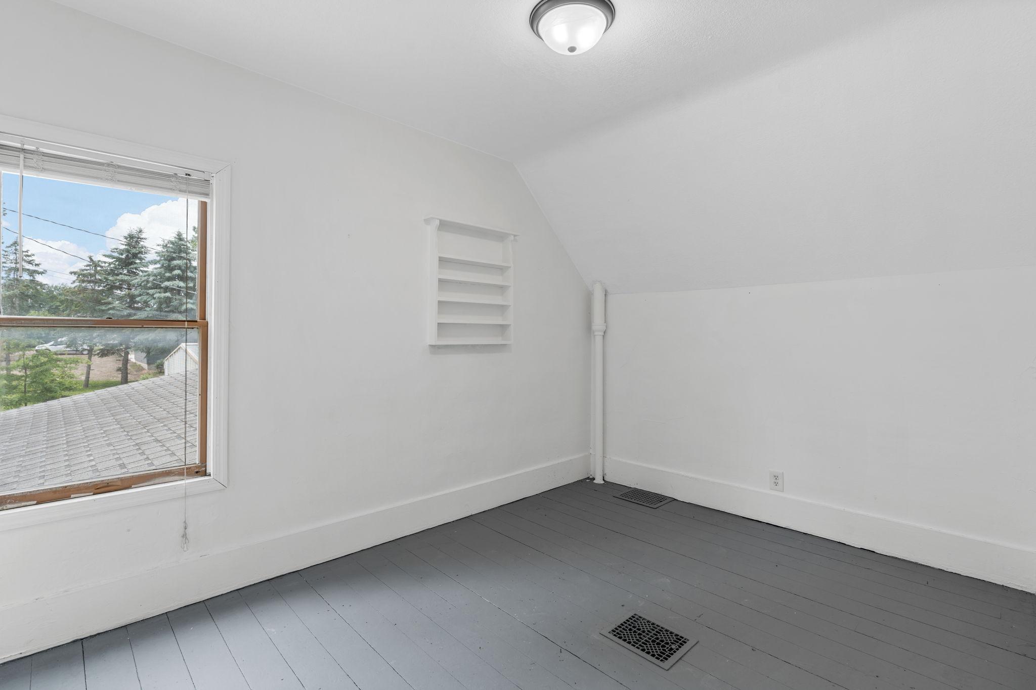 304 3rd Street N