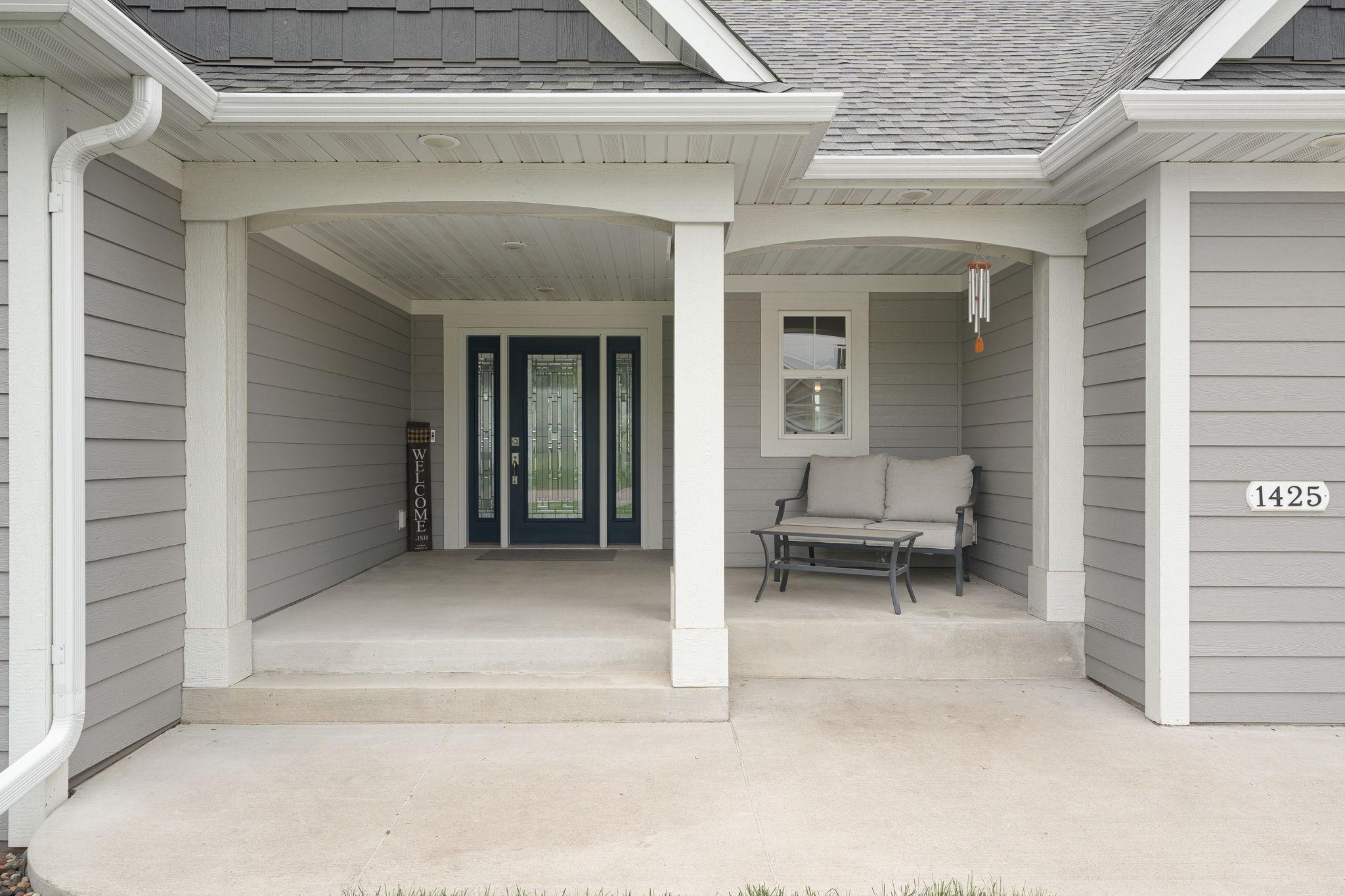 1425 Water Tower Place