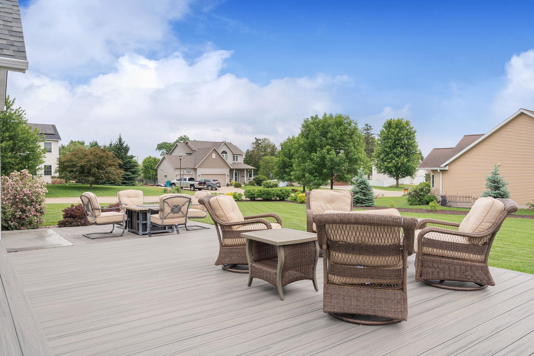 1425 Water Tower Place