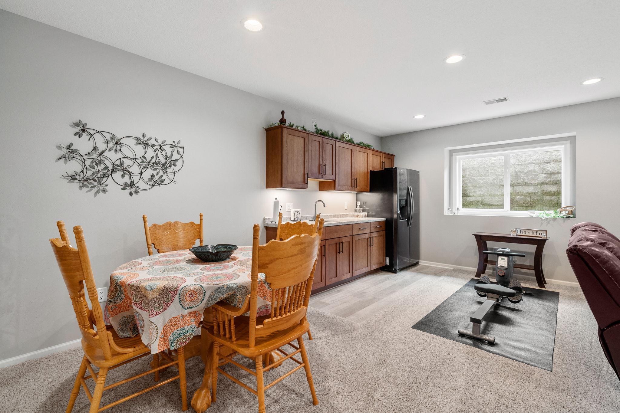 1425 Water Tower Place