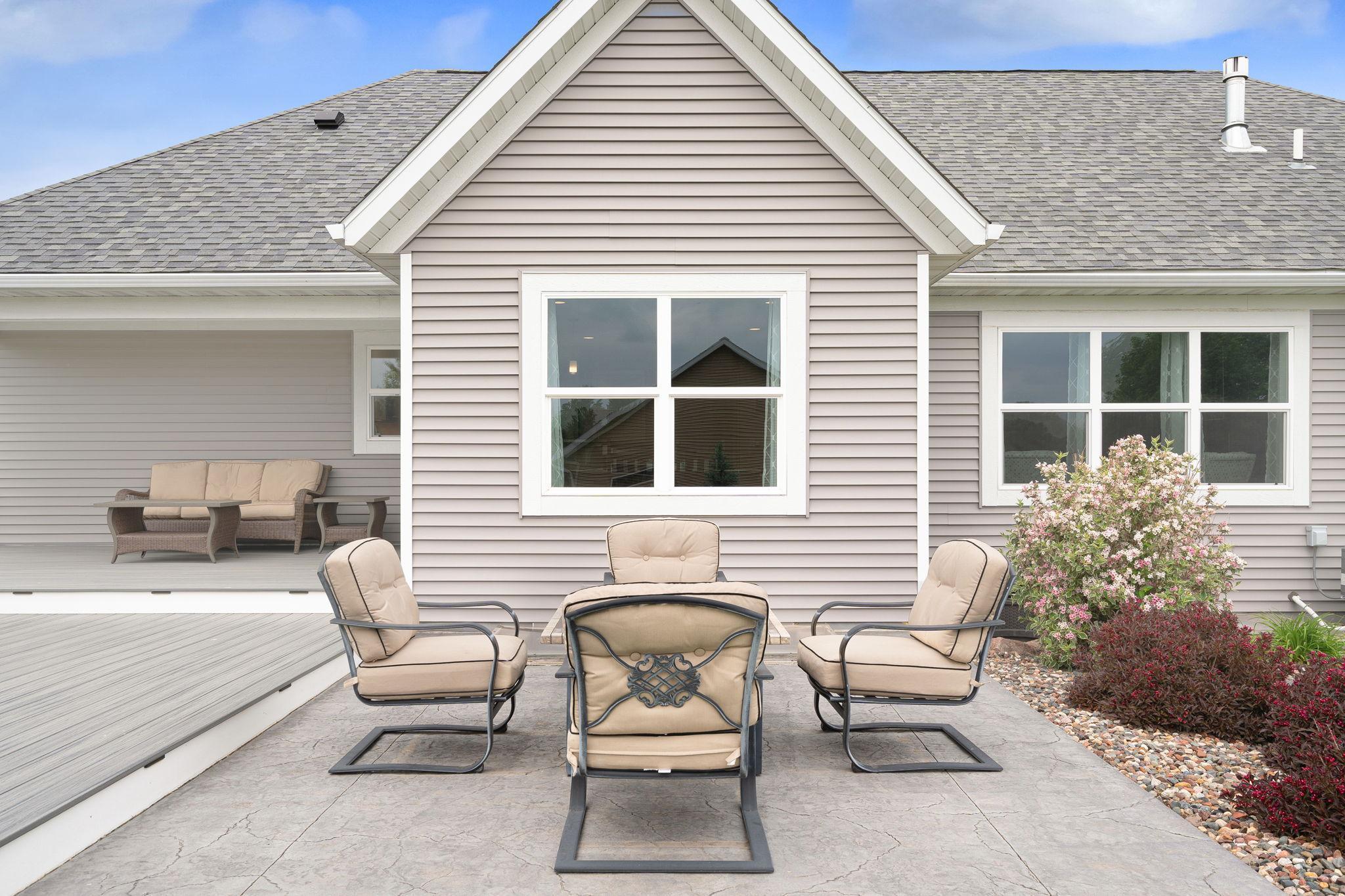 1425 Water Tower Place