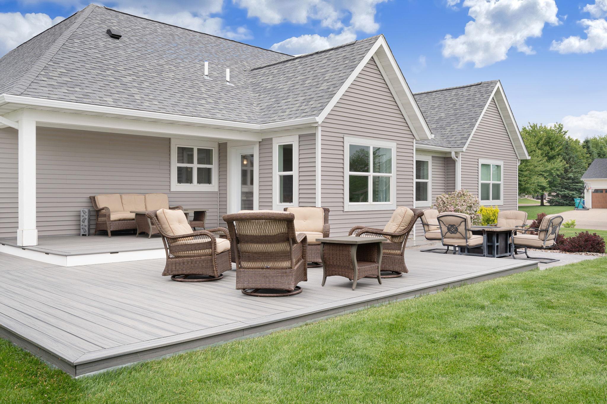 1425 Water Tower Place