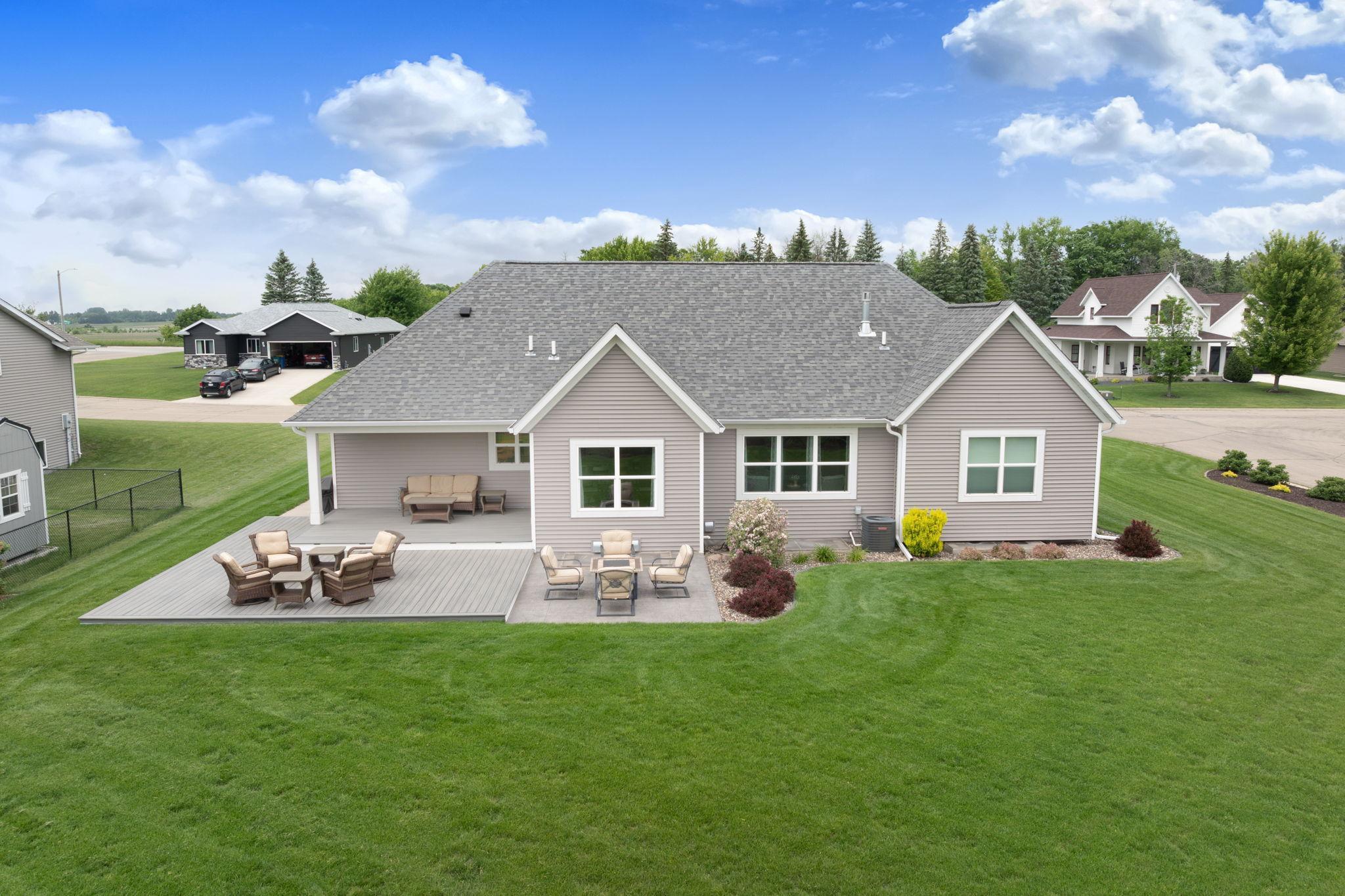 1425 Water Tower Place