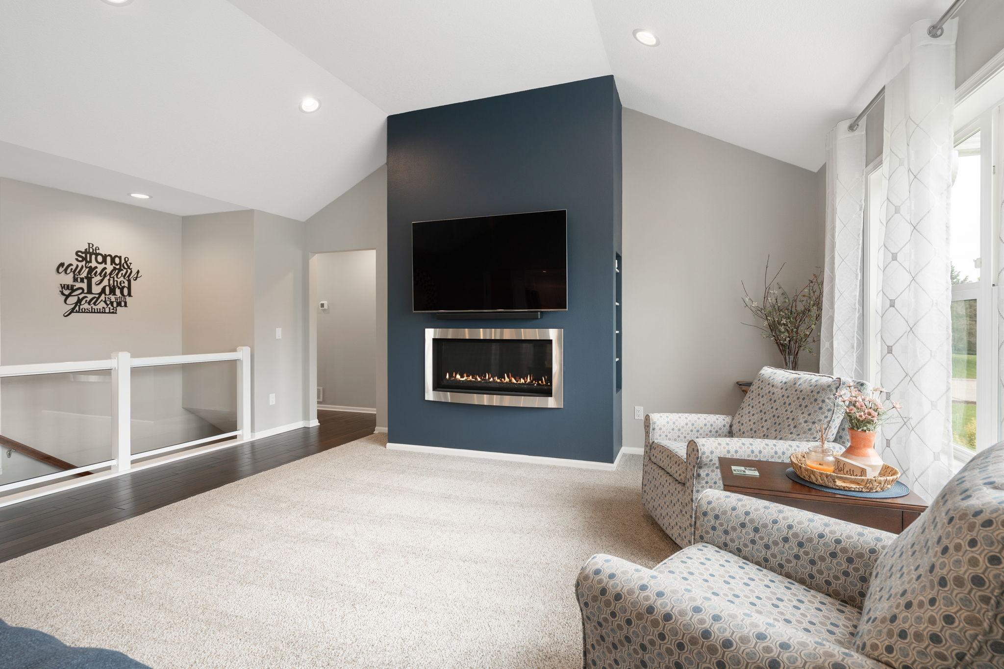 1425 Water Tower Place