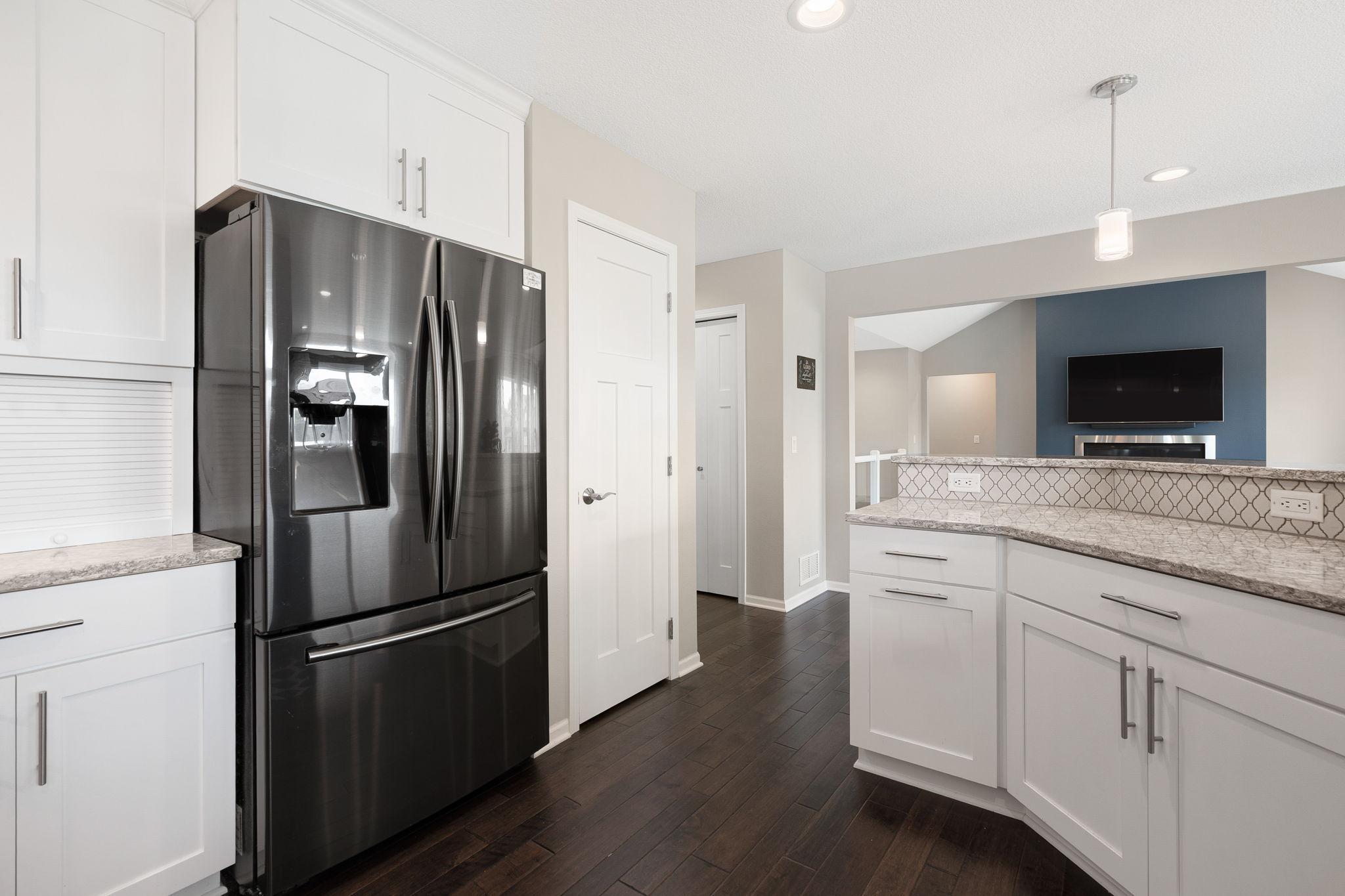 1425 Water Tower Place