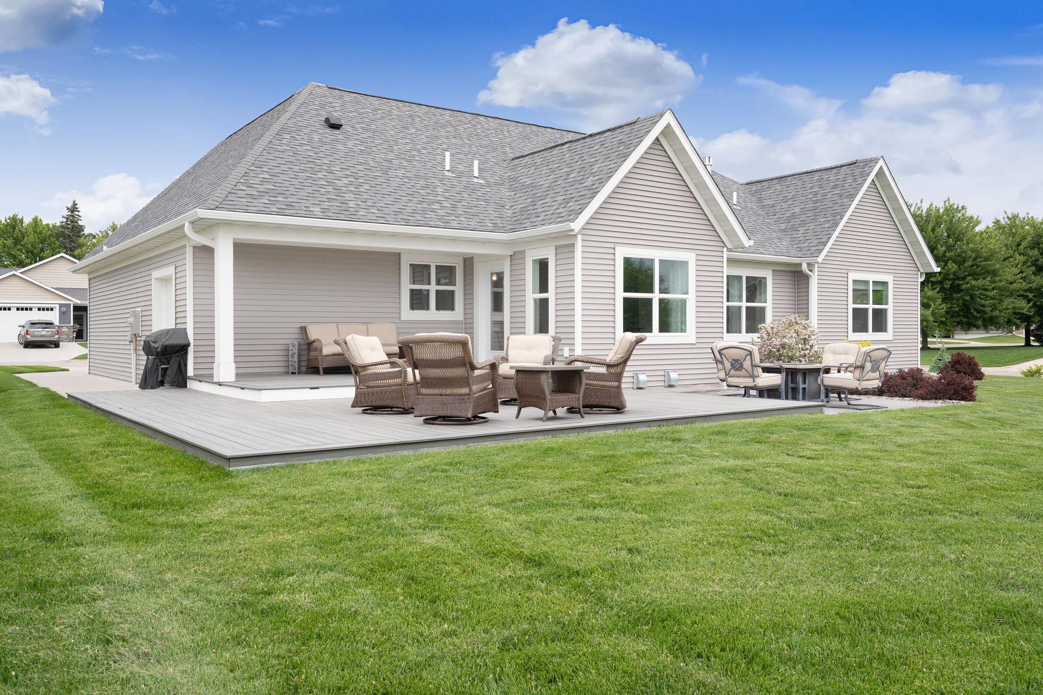 1425 Water Tower Place