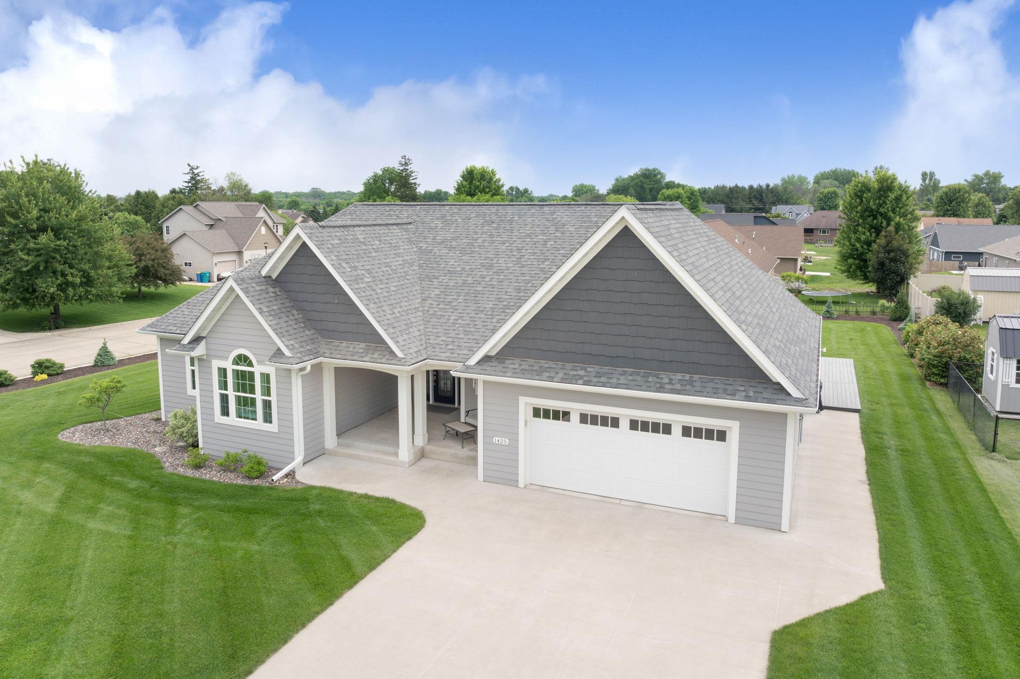 1425 Water Tower Place