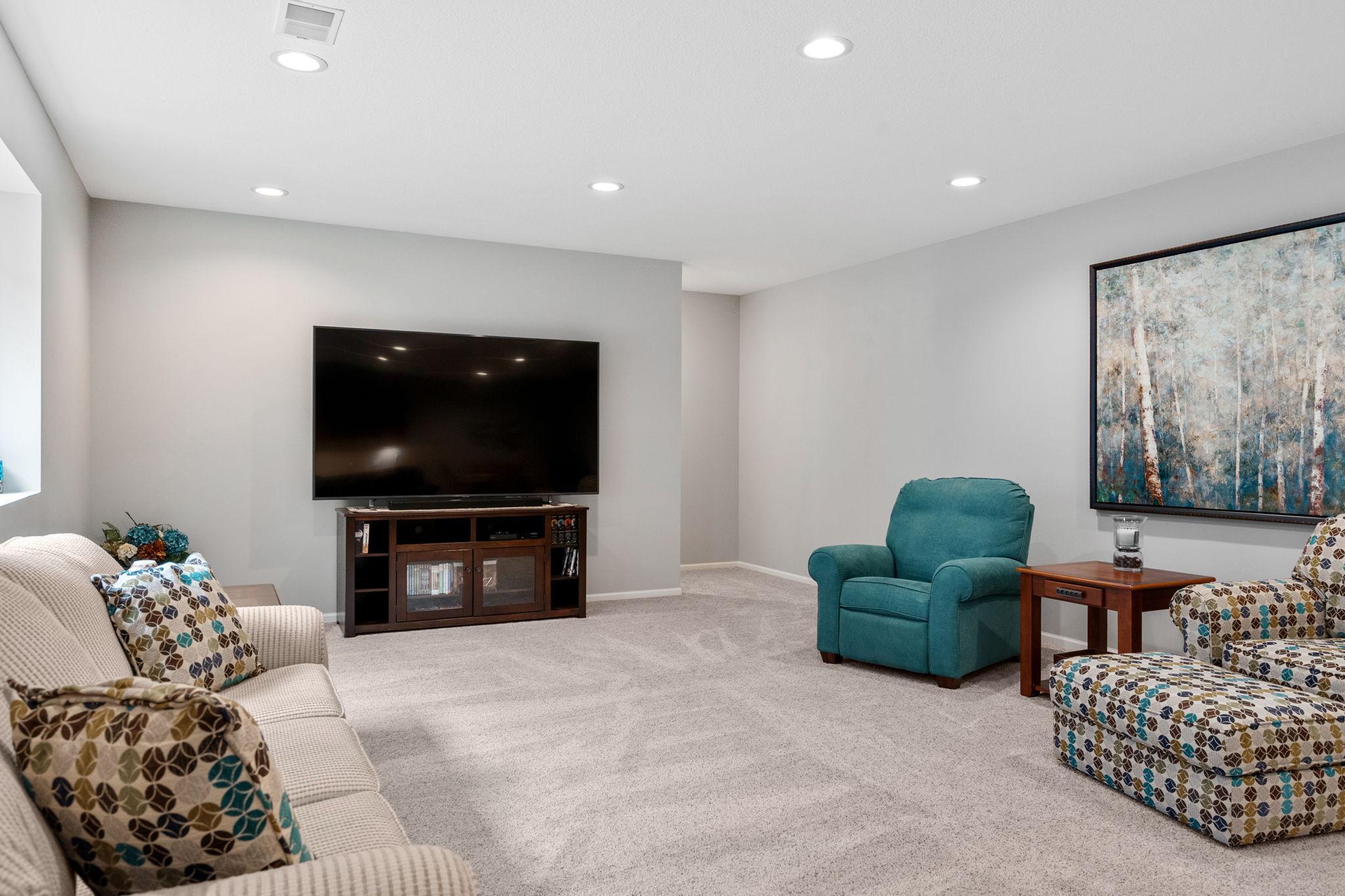 1425 Water Tower Place