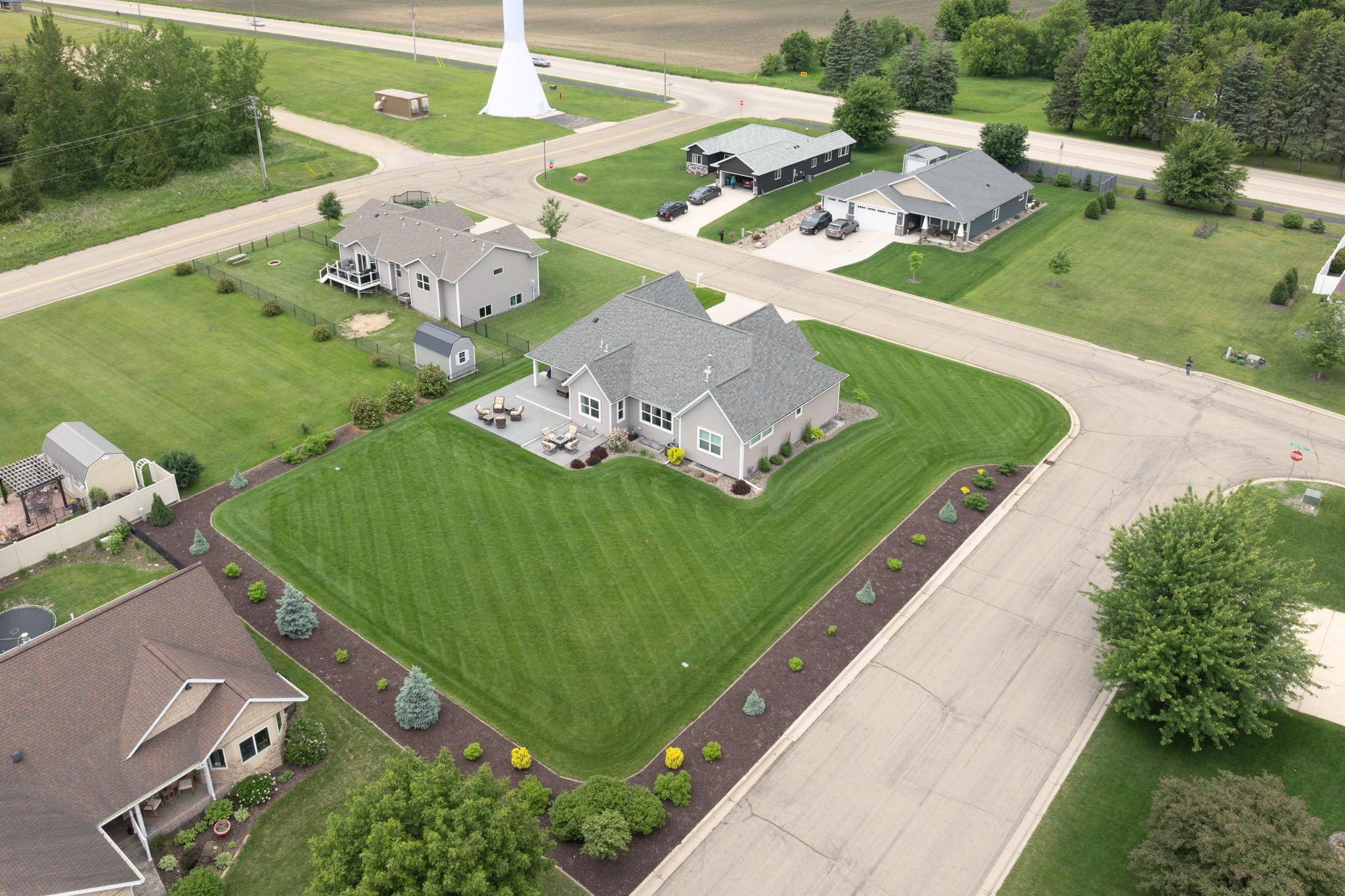 1425 Water Tower Place