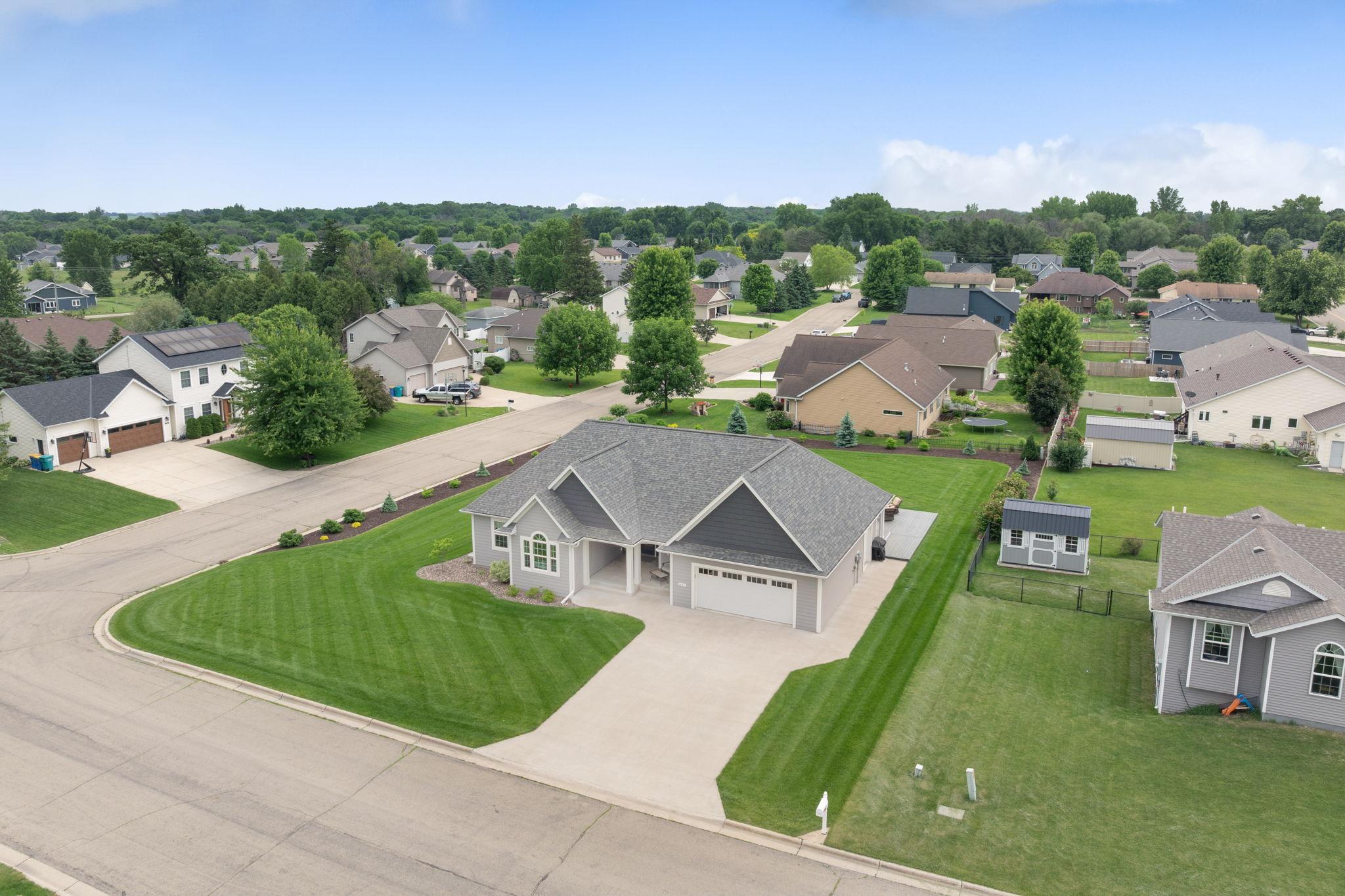 1425 Water Tower Place