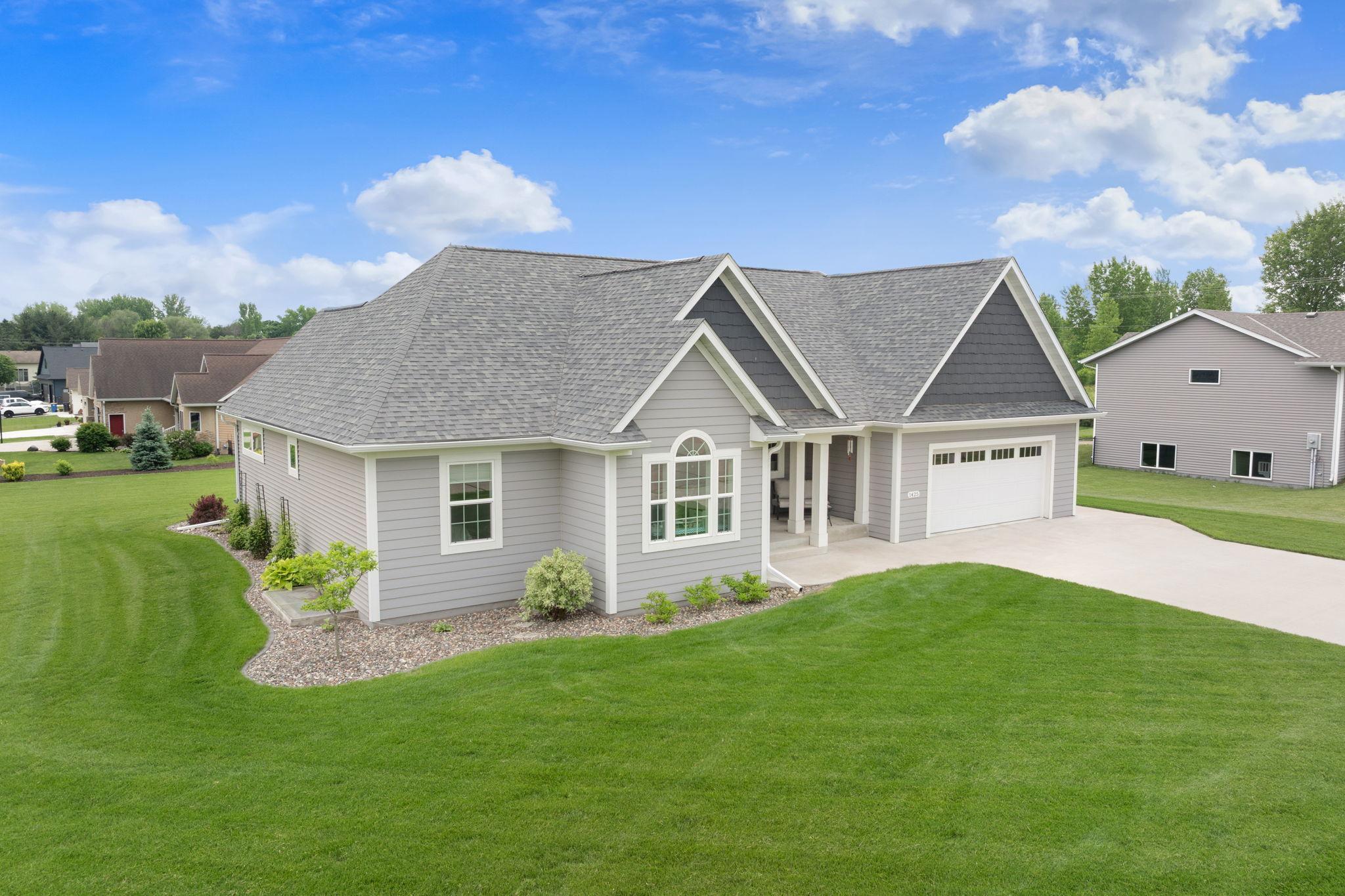 1425 Water Tower Place