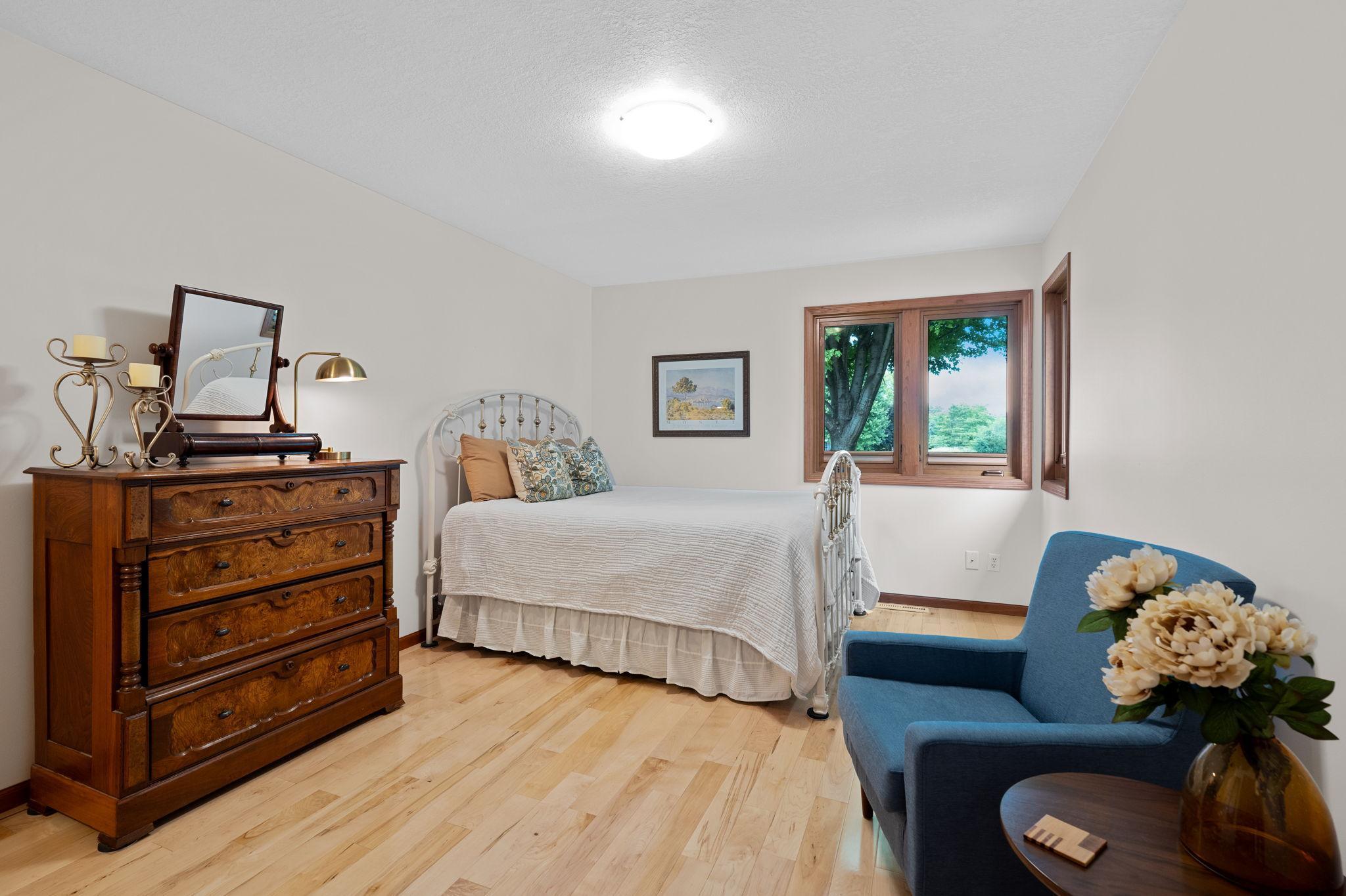 1102 Heywood Road