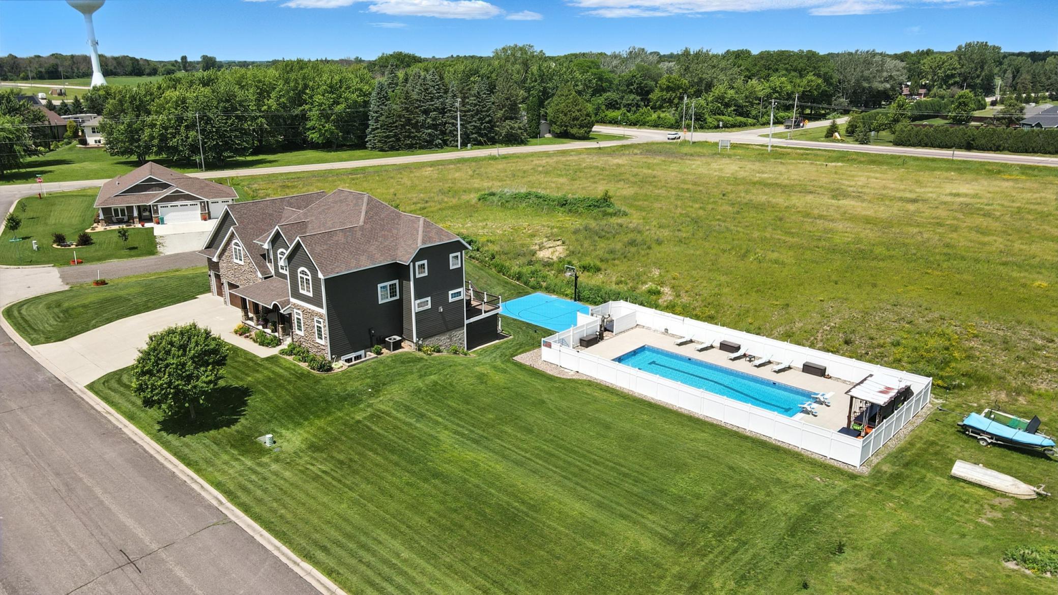 1570 Wood Duck Lane NE