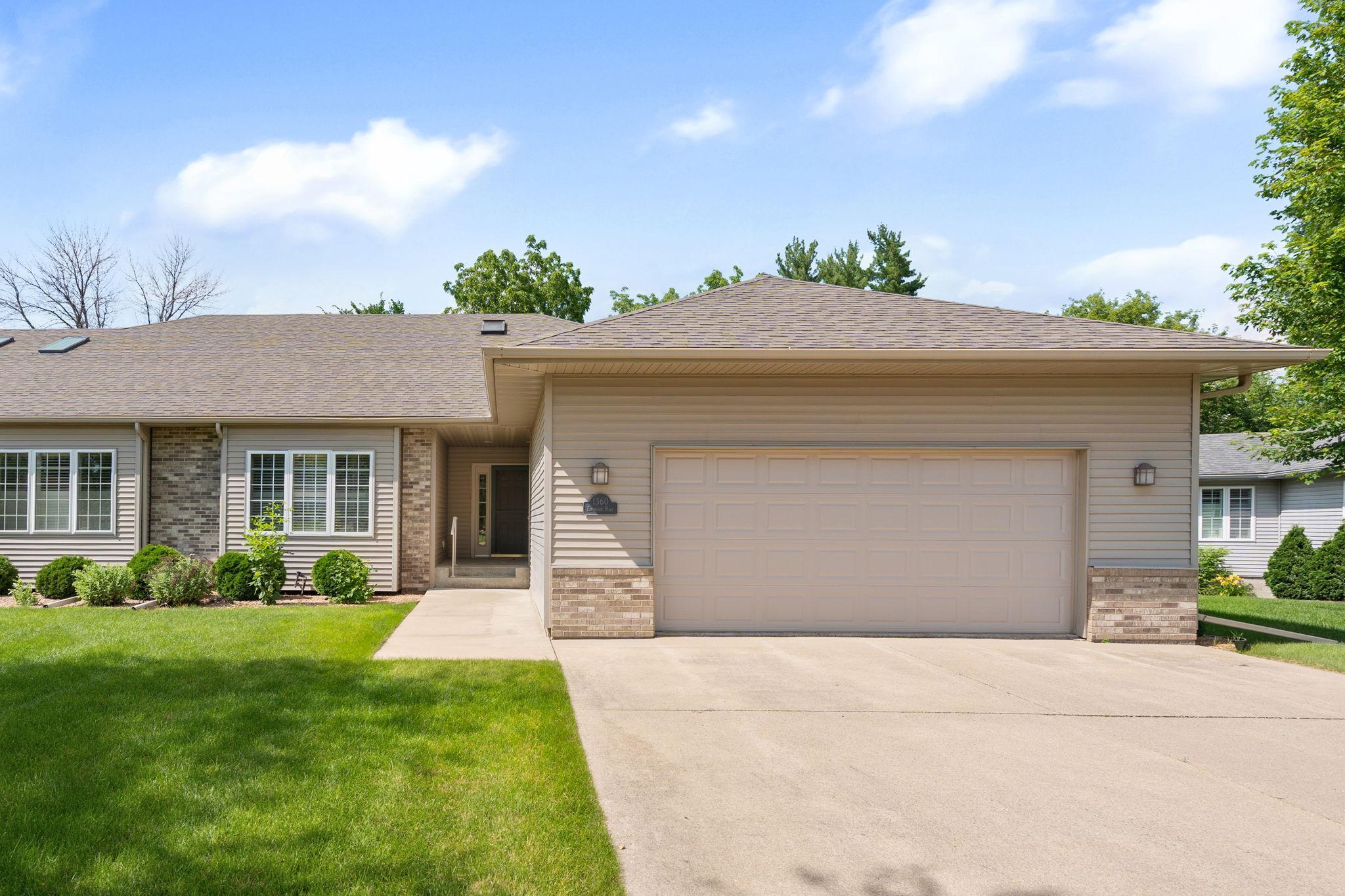 1360 Edinburgh Place NE