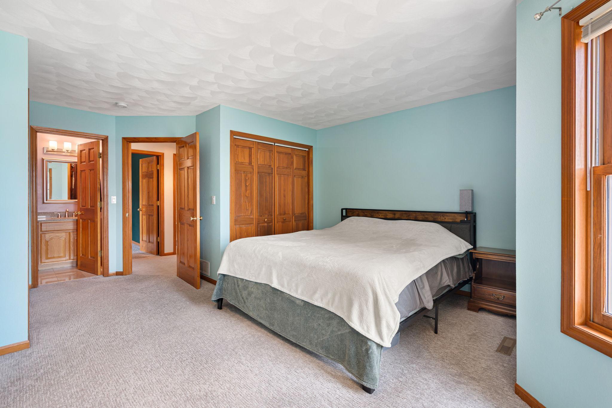 1299 Bellflower Lane NE