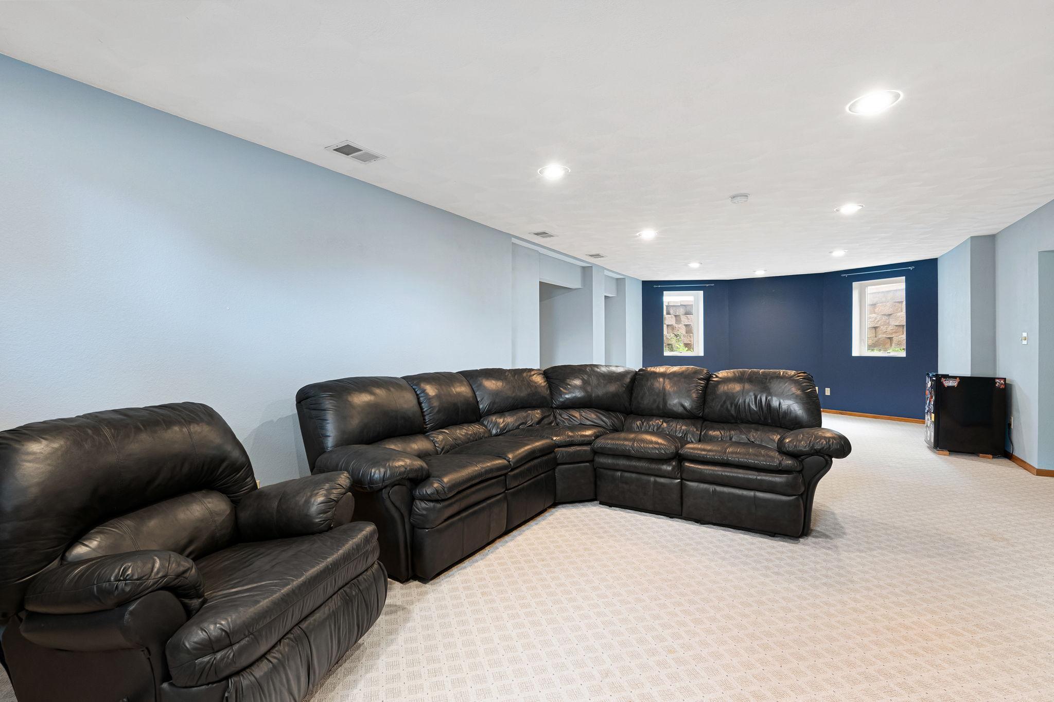 1299 Bellflower Lane NE