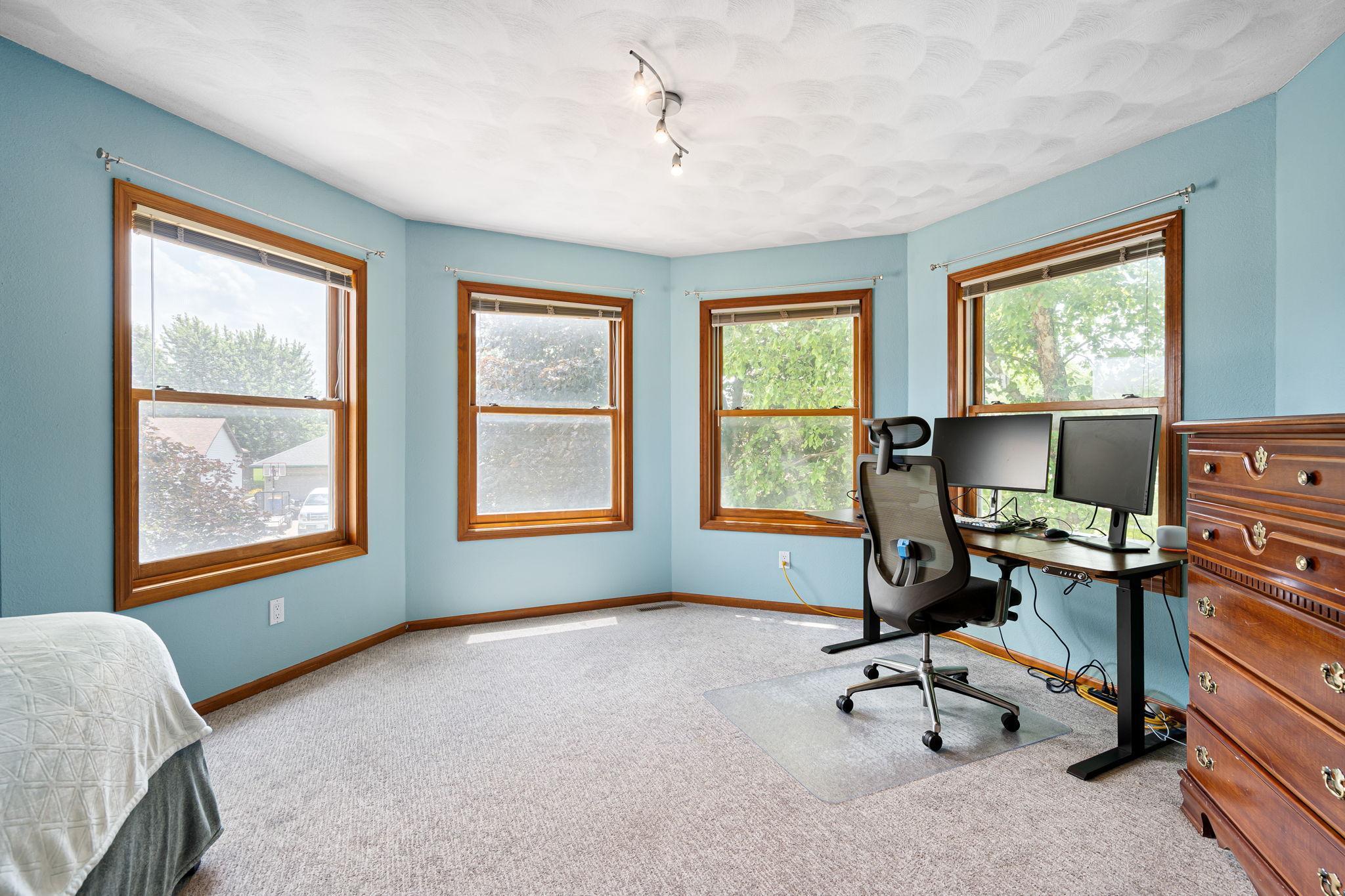 1299 Bellflower Lane NE