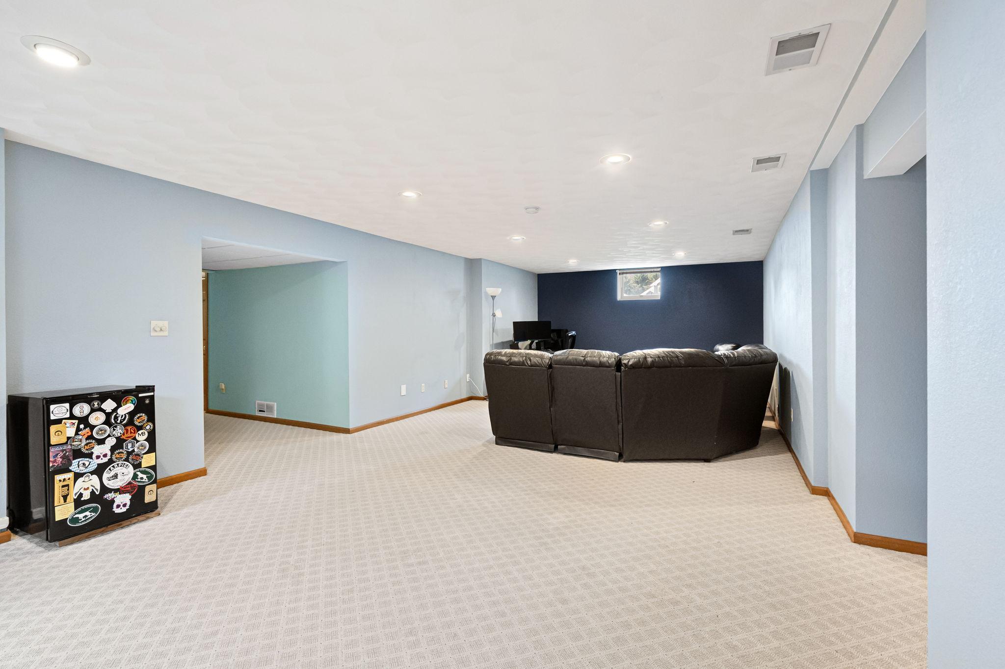 1299 Bellflower Lane NE