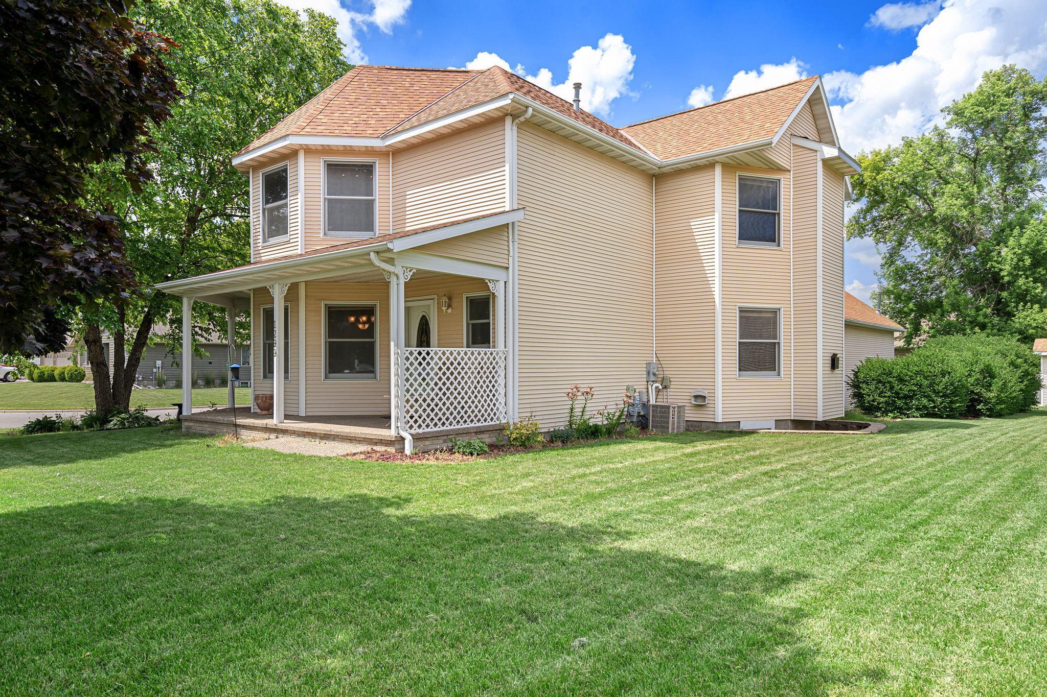 1299 Bellflower Lane NE