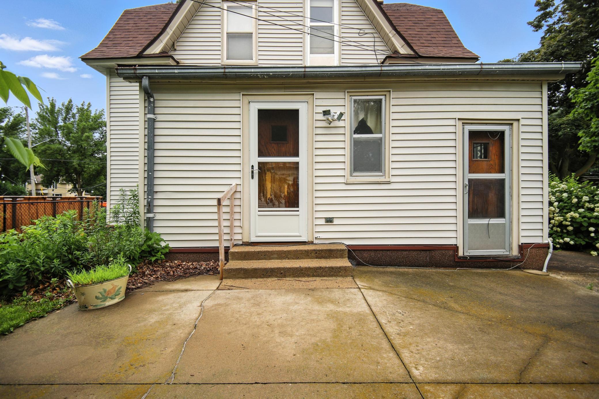 203 E Mckinley Street