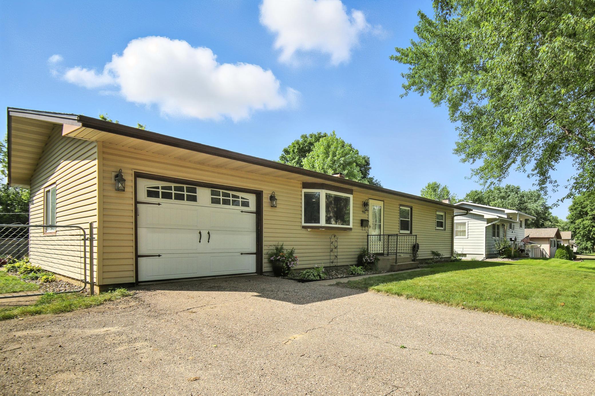 916 Westwood Drive