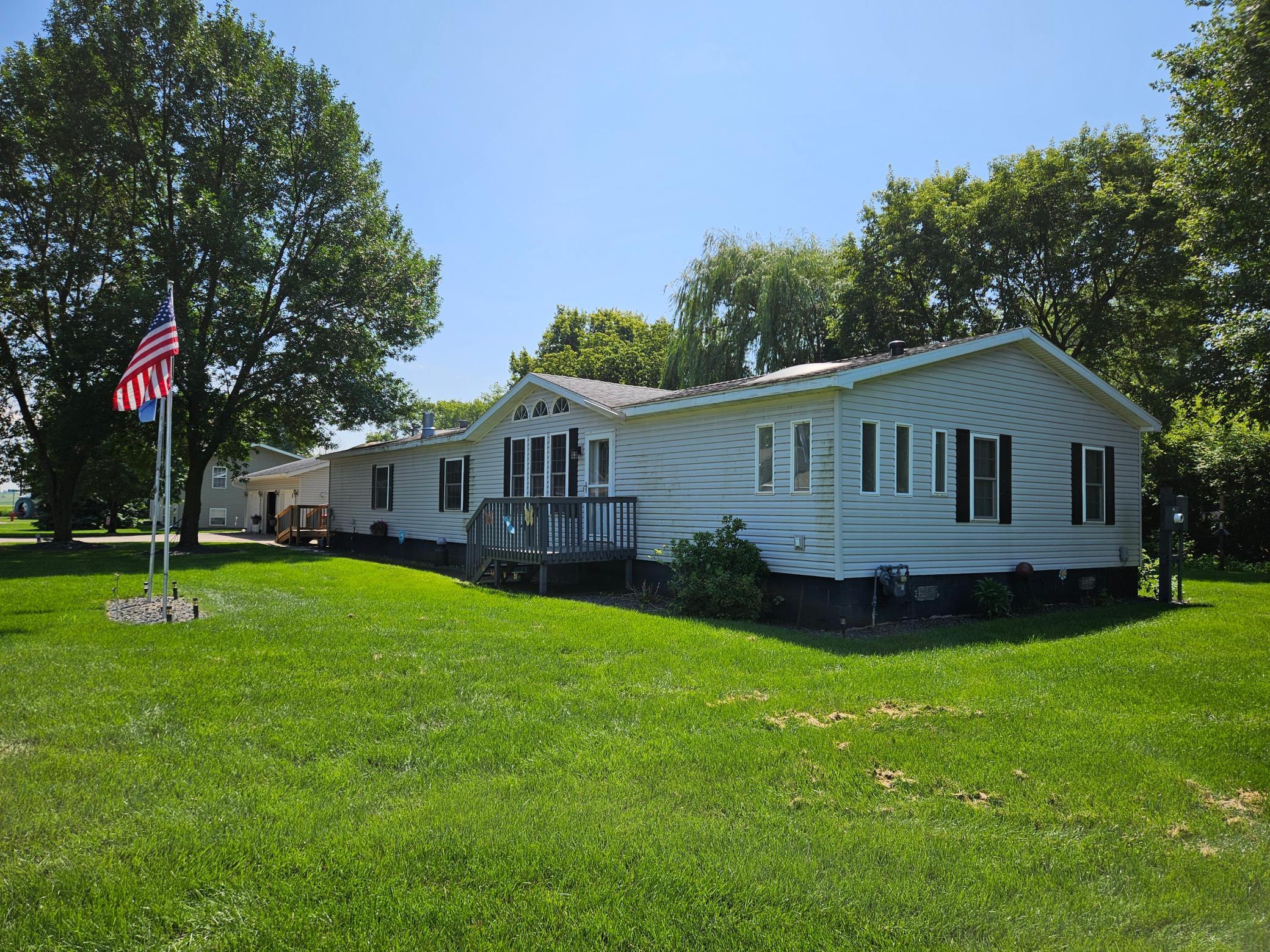 204 W Sidney Street W