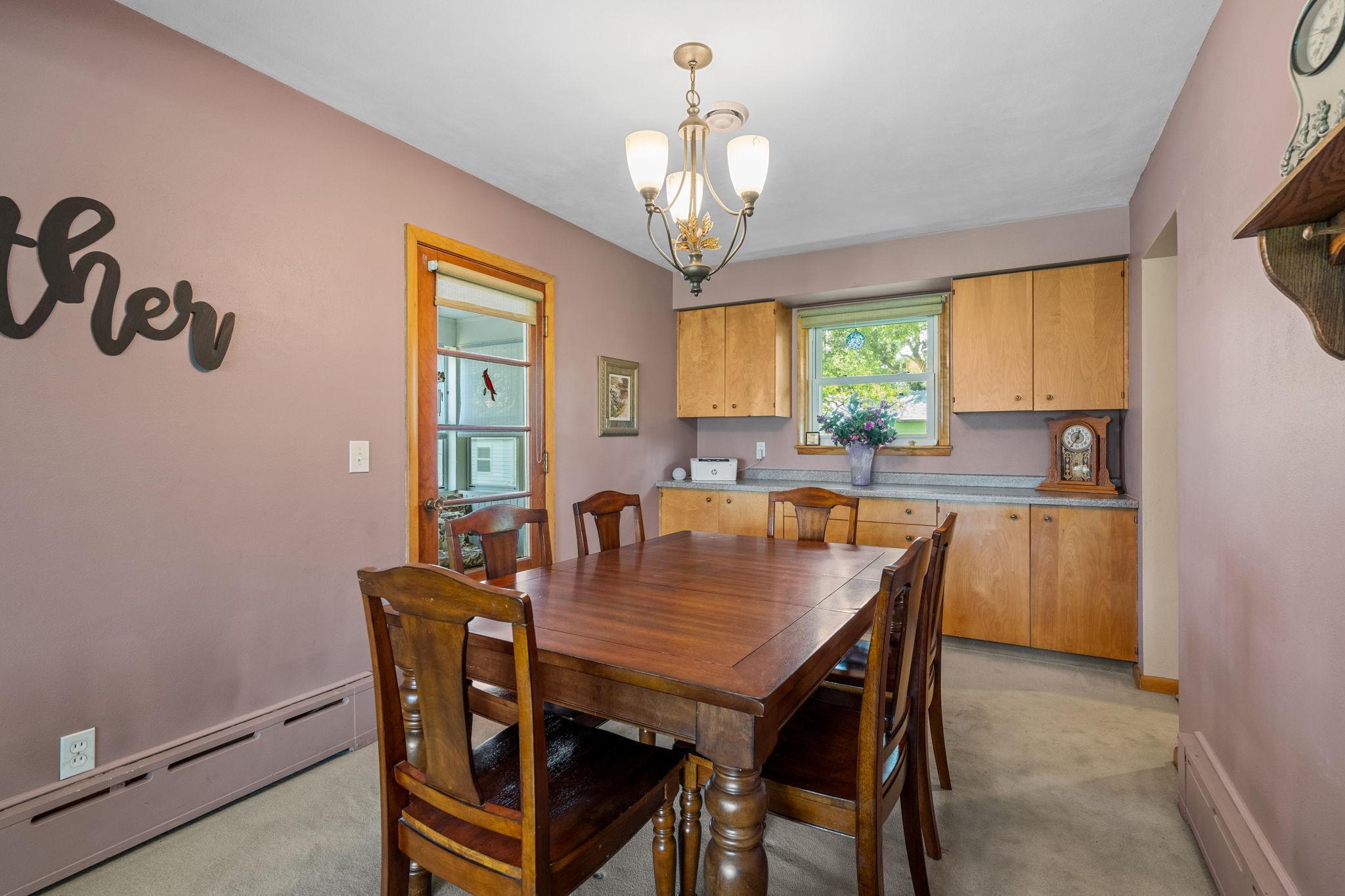 404 6th Avenue NE