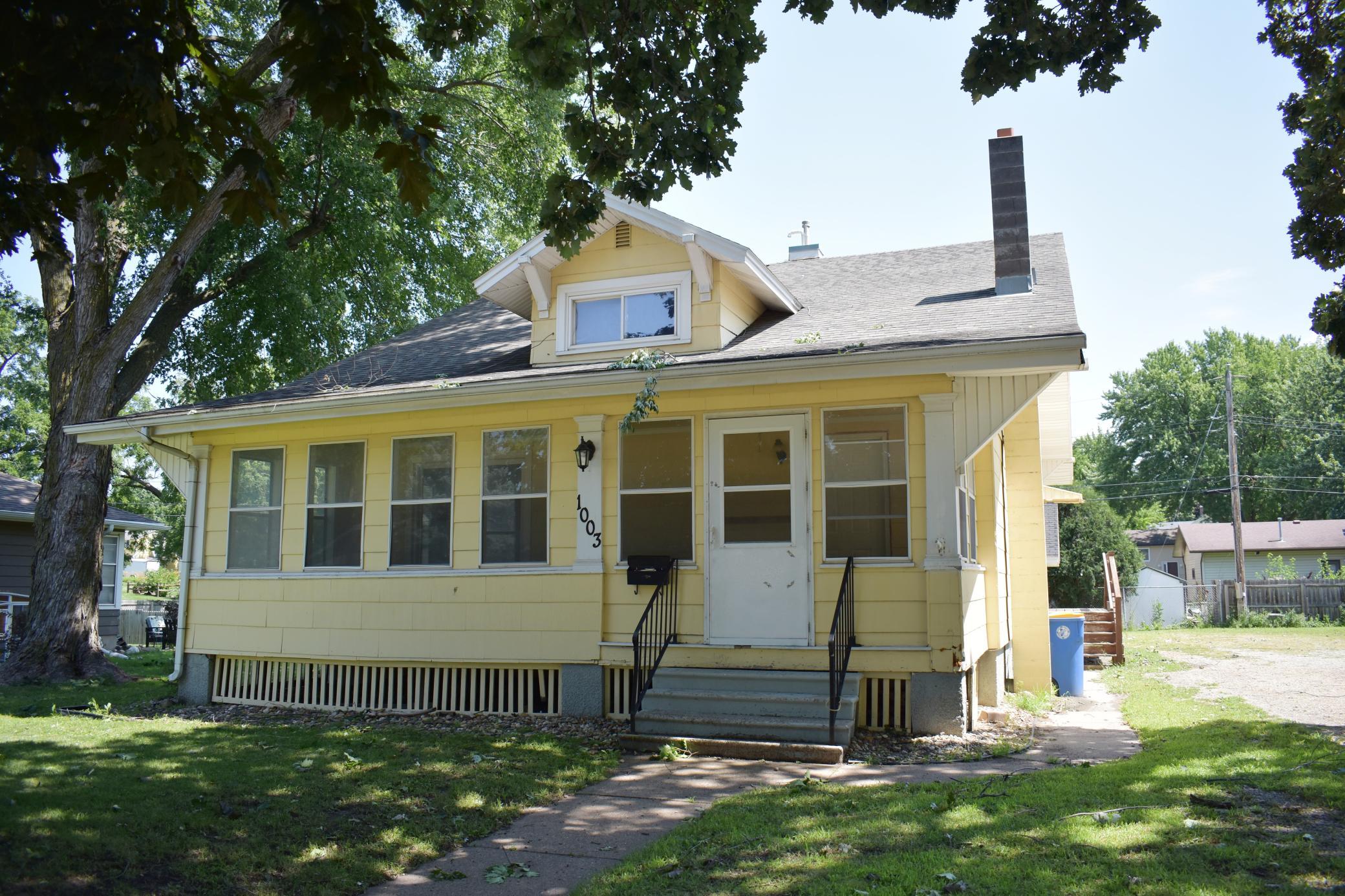 1003 S Elm Avenue