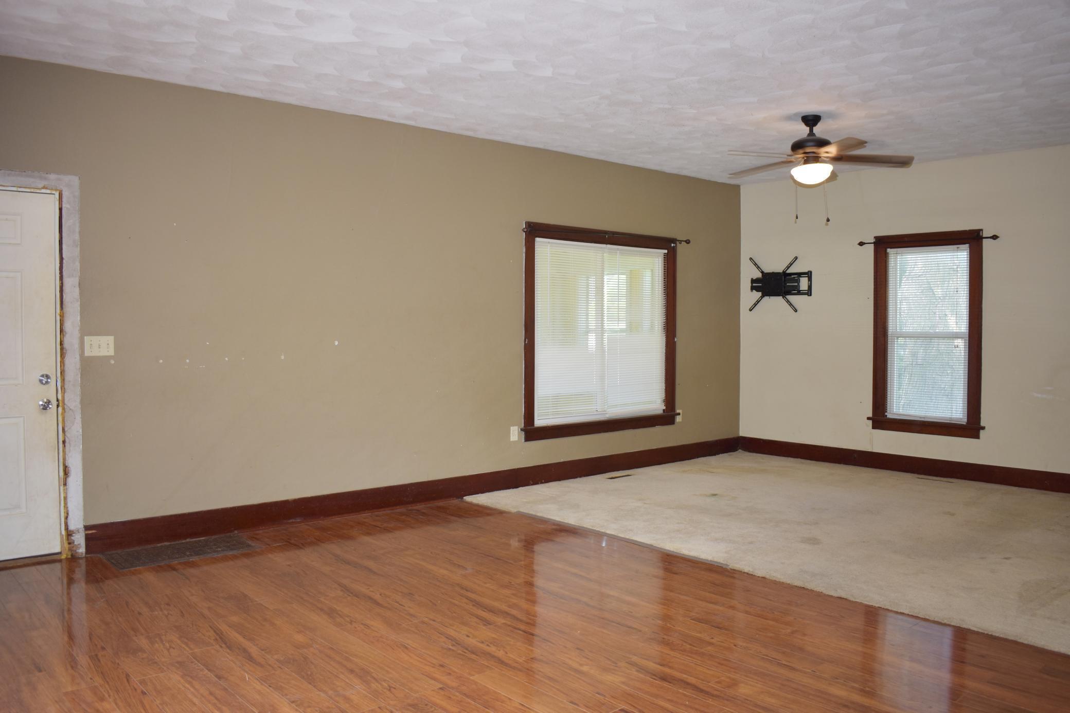 1003 S Elm Avenue