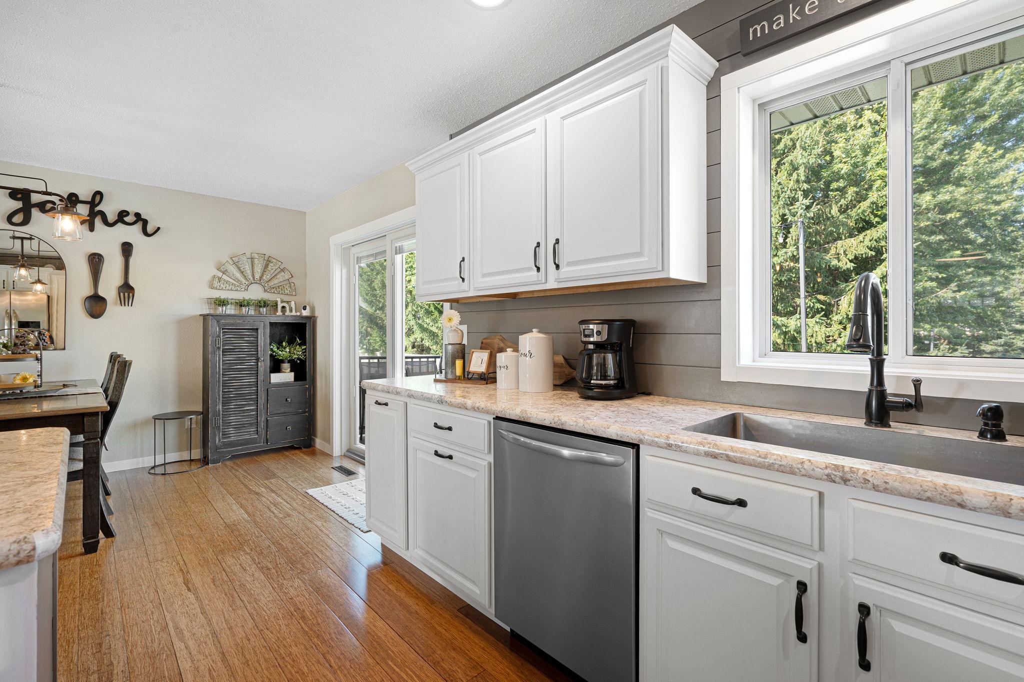 904 10th Street SE