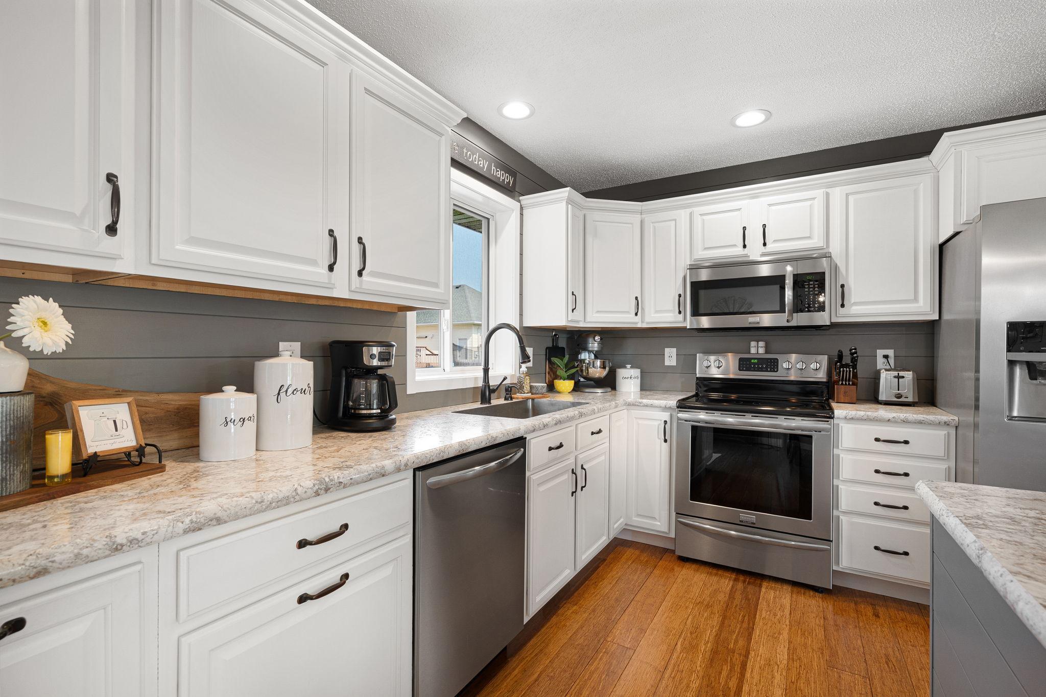904 10th Street SE