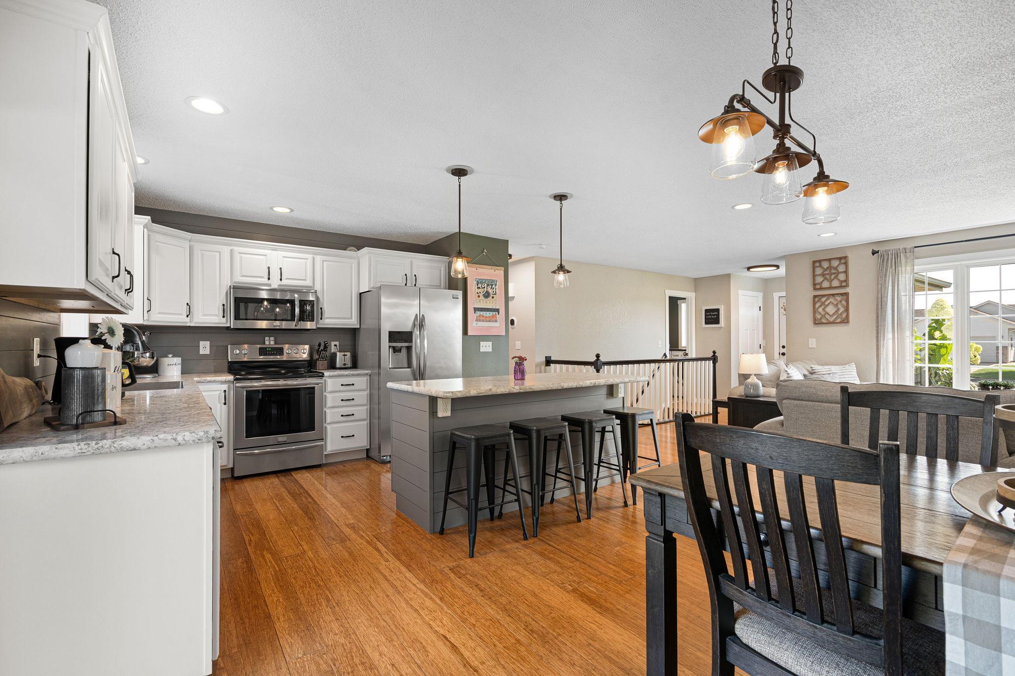 904 10th Street SE