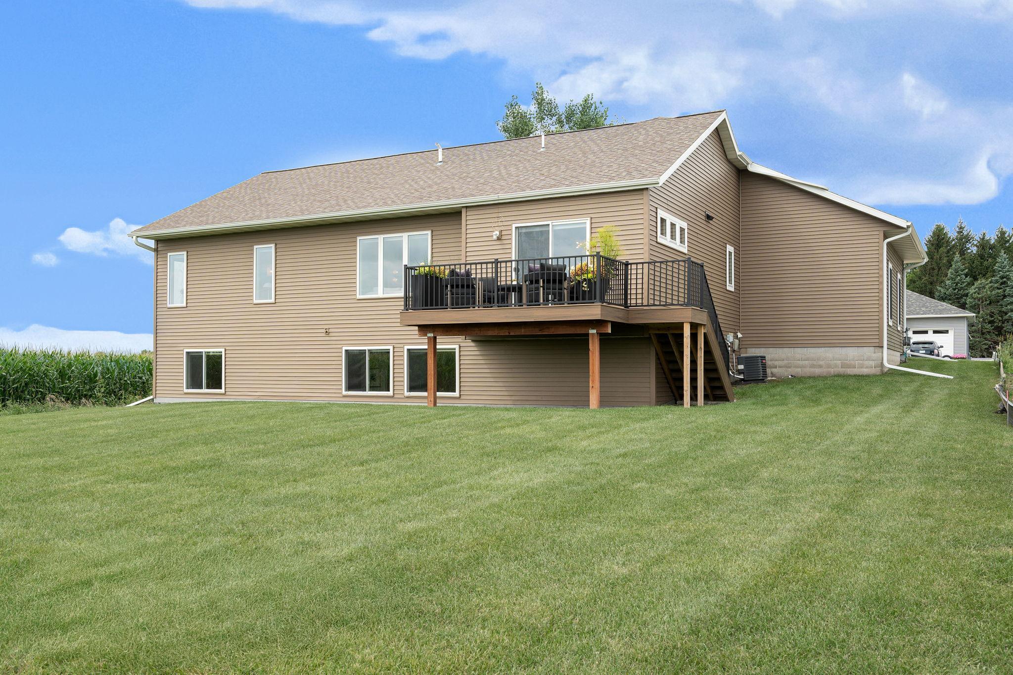 207 Bouldercrest Avenue NE