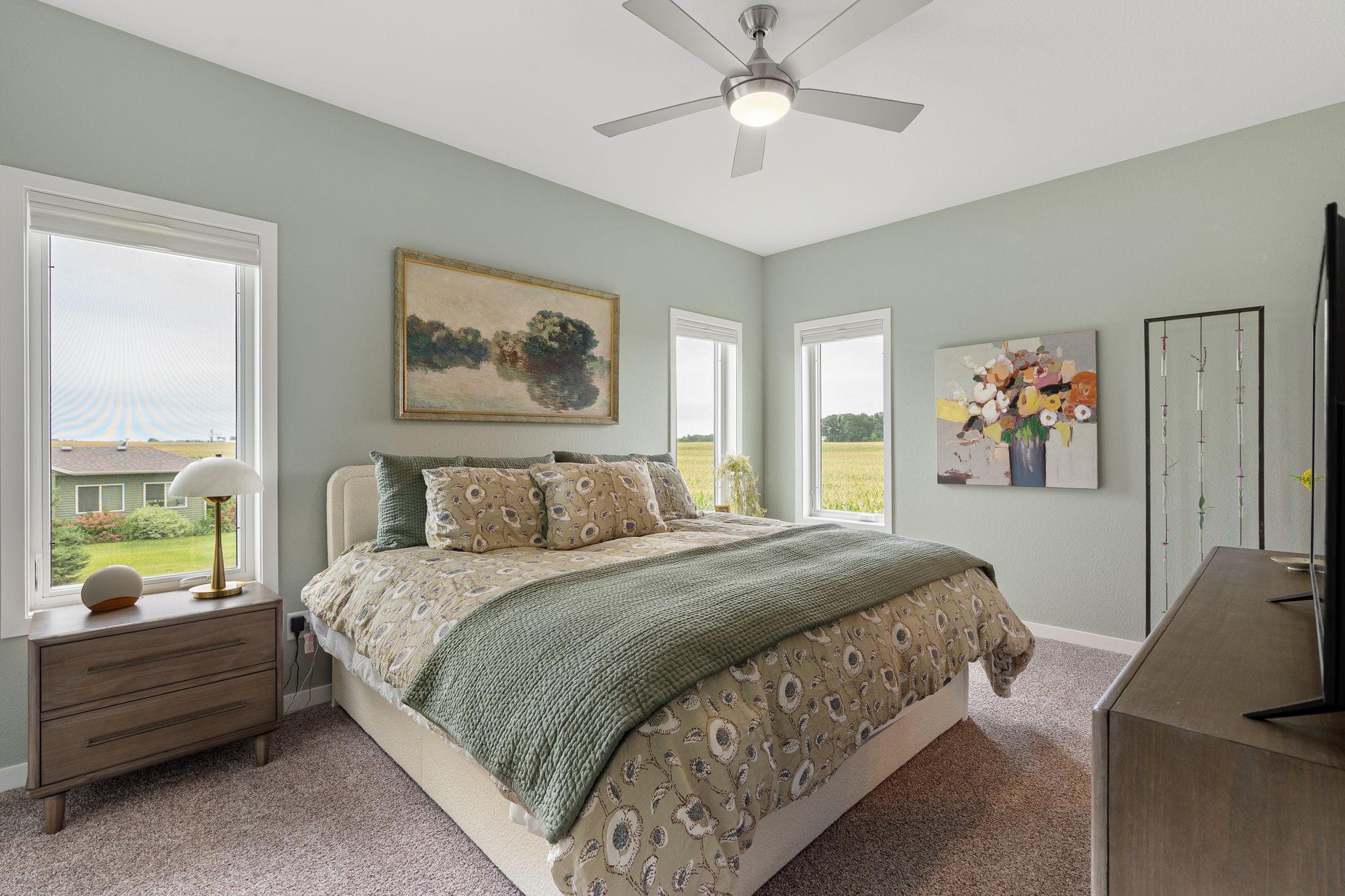 207 Bouldercrest Avenue NE