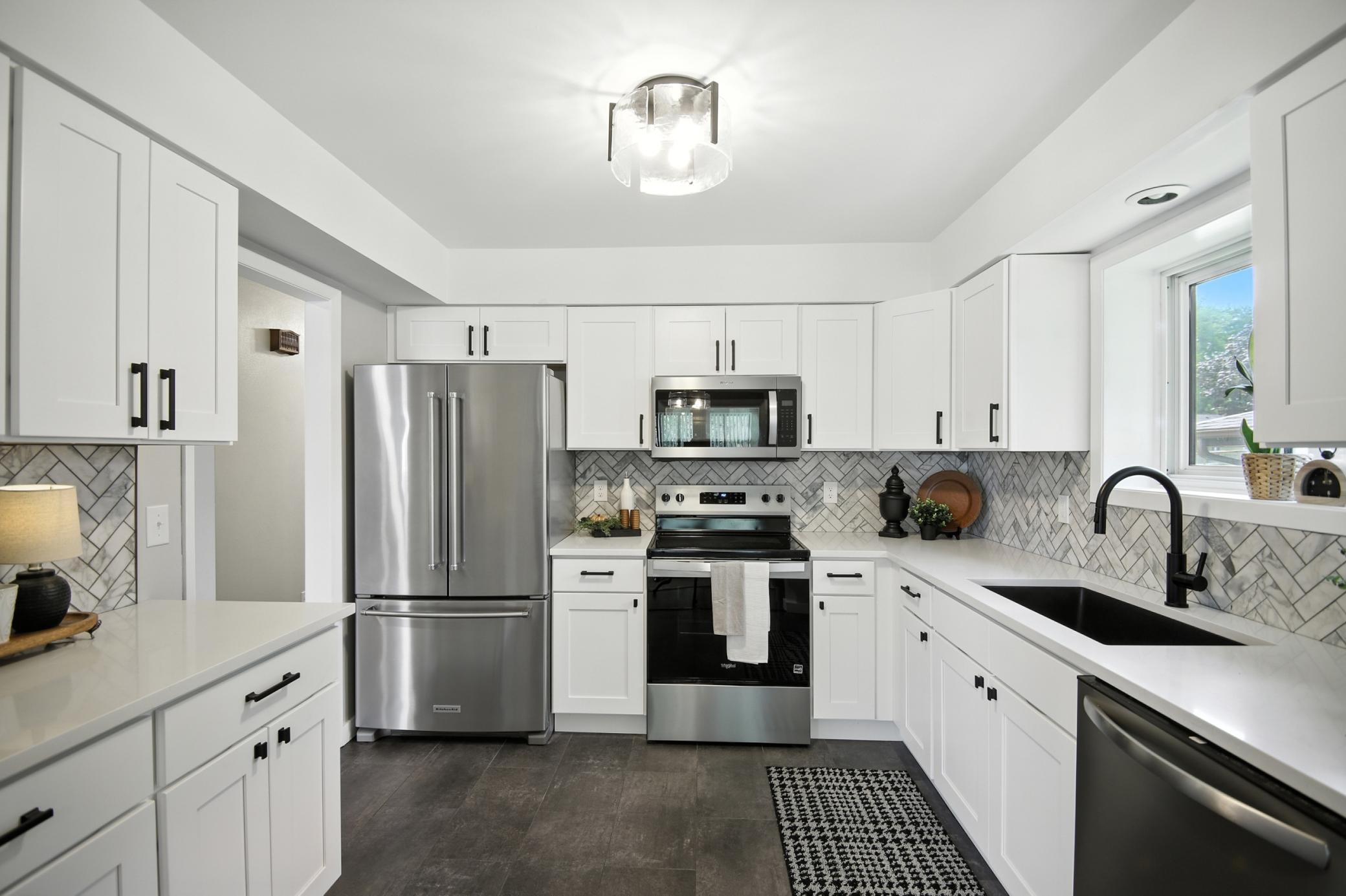 318 13th Street SW
