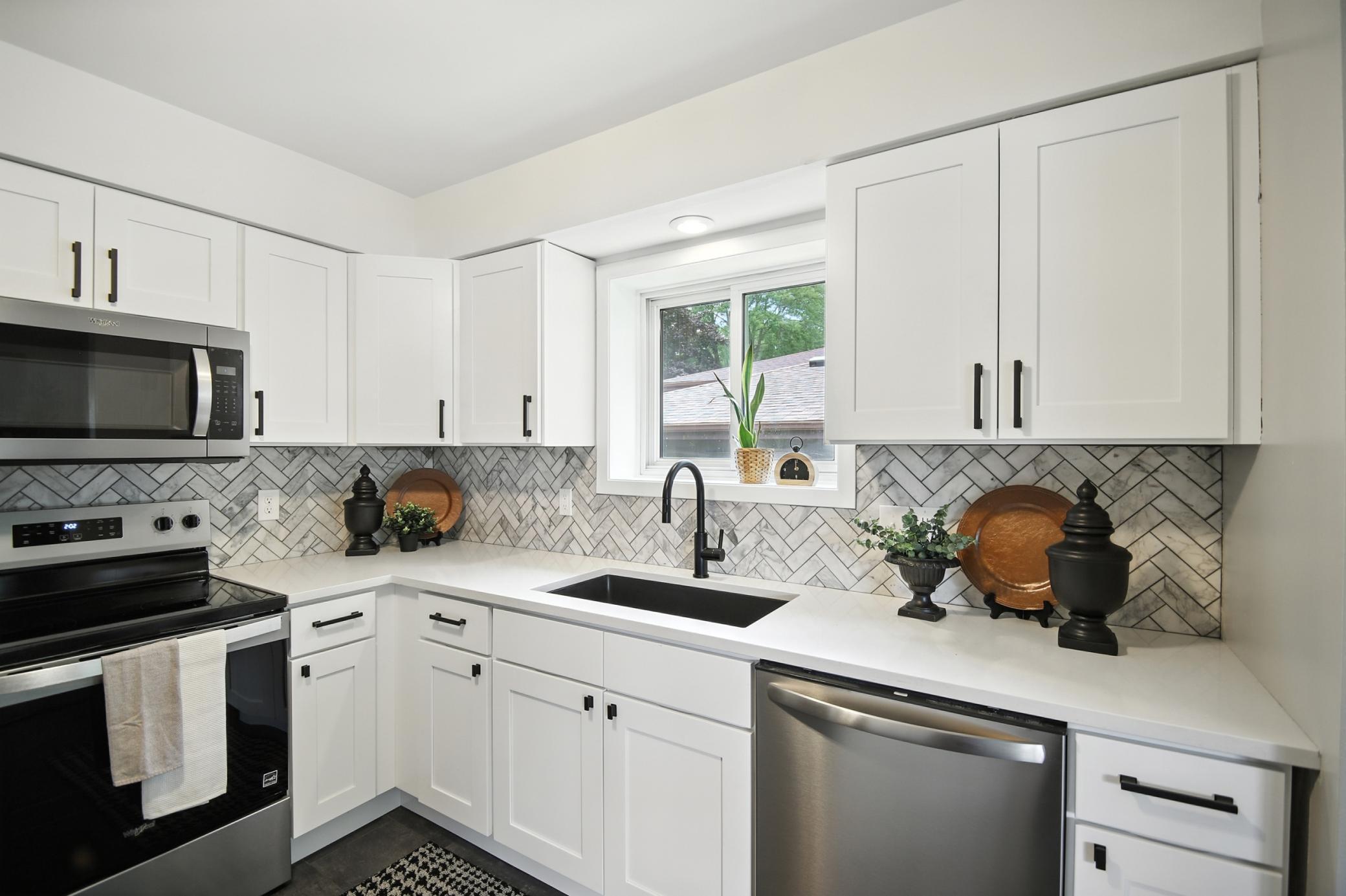 318 13th Street SW