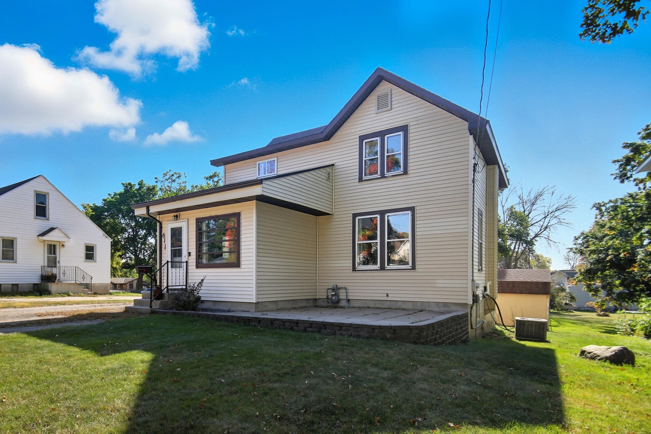 611 NE Mineral Sp Road