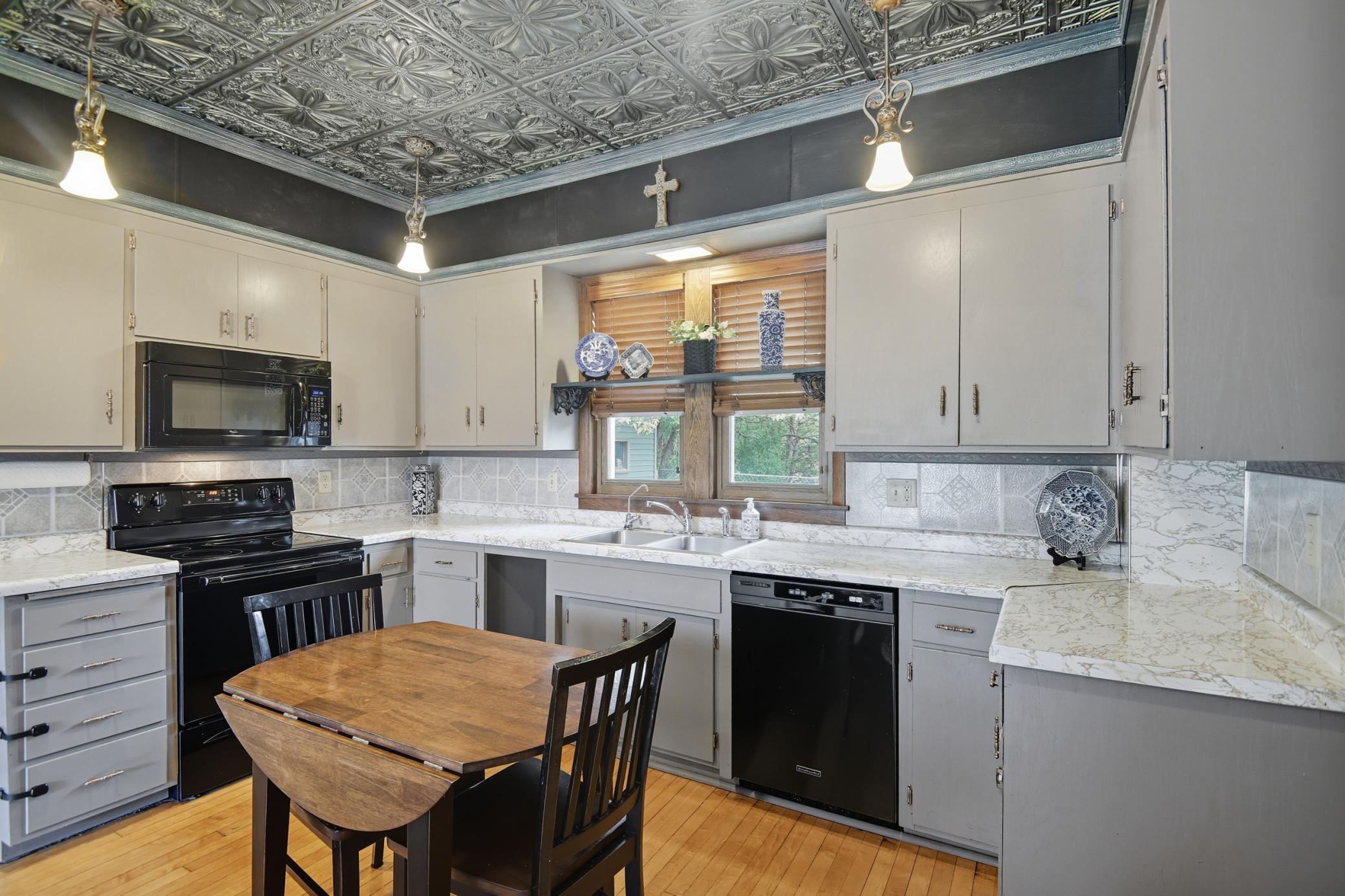 420 Fairview Street NW