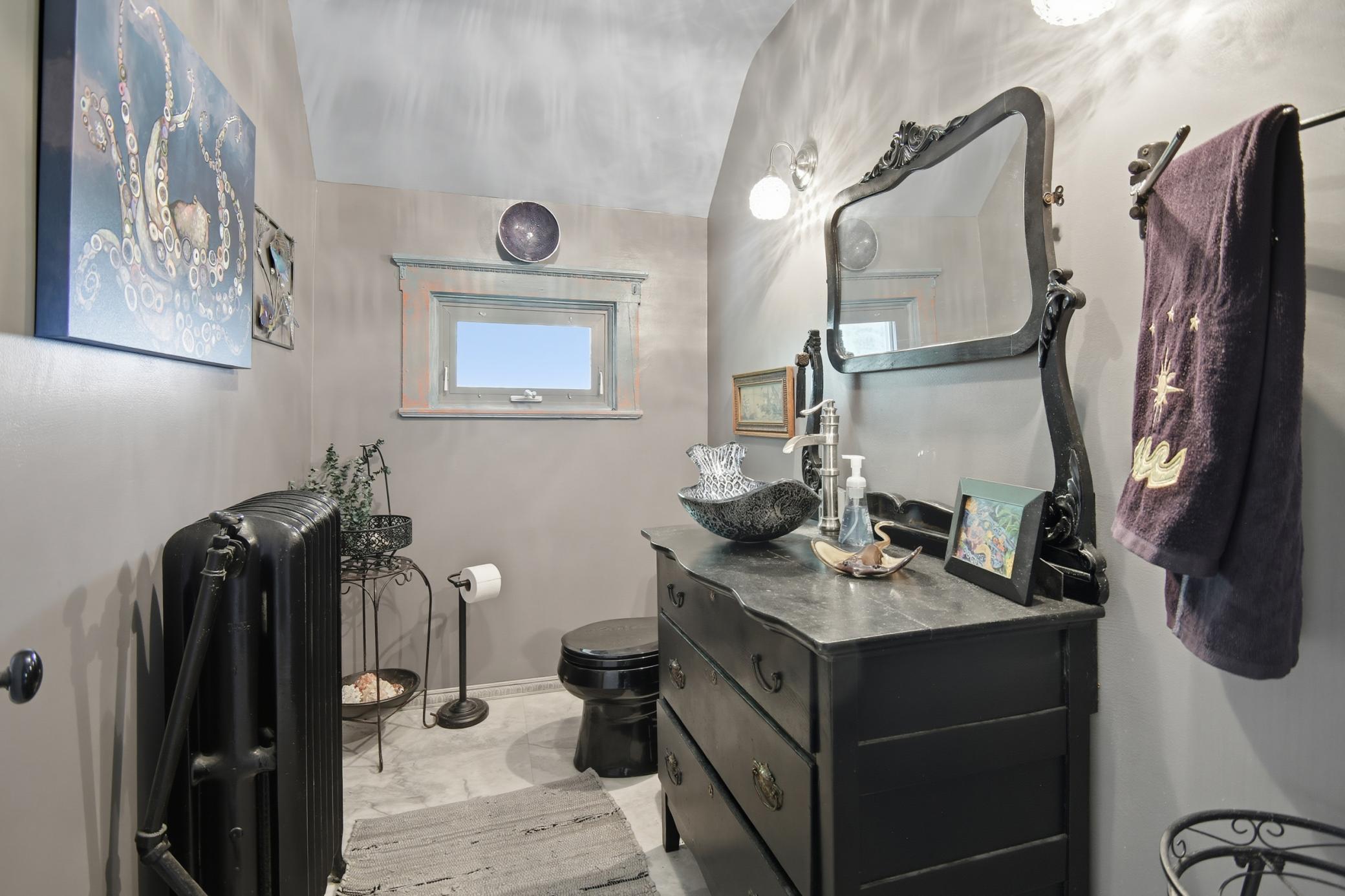 420 Fairview Street NW