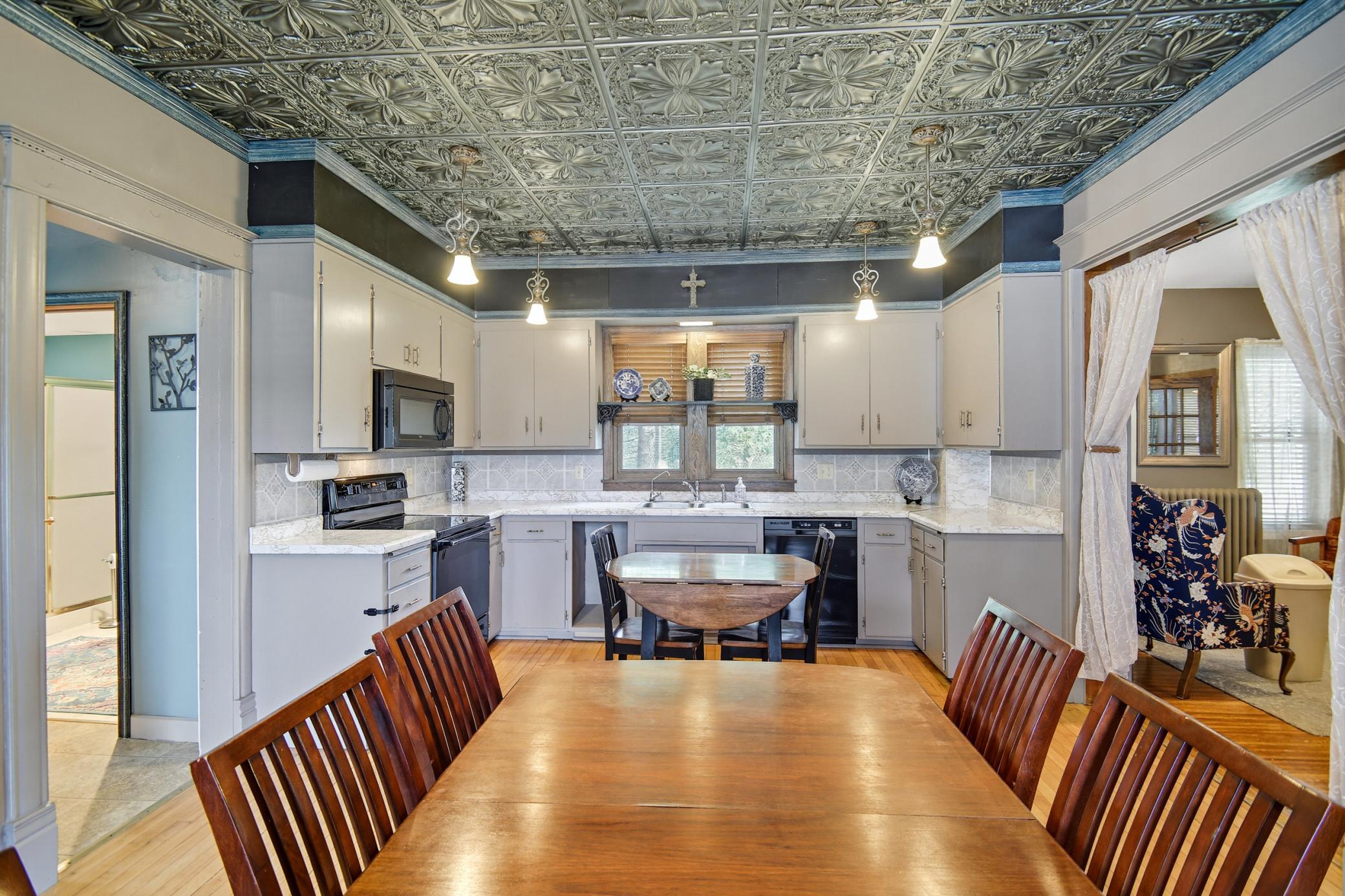 420 Fairview Street NW