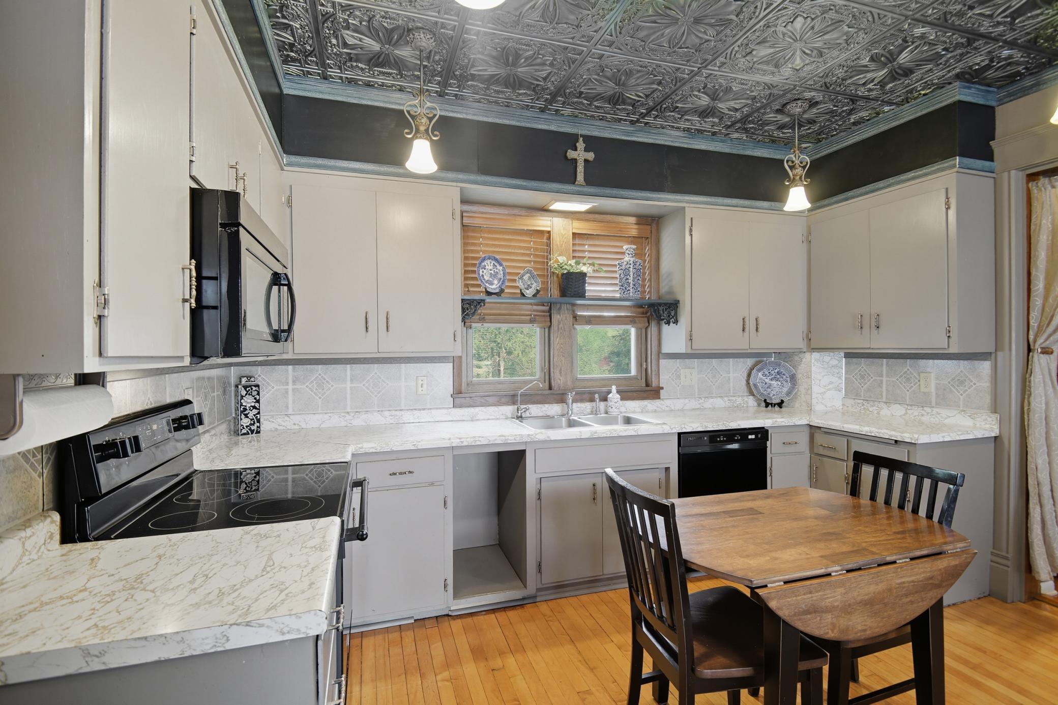 420 Fairview Street NW