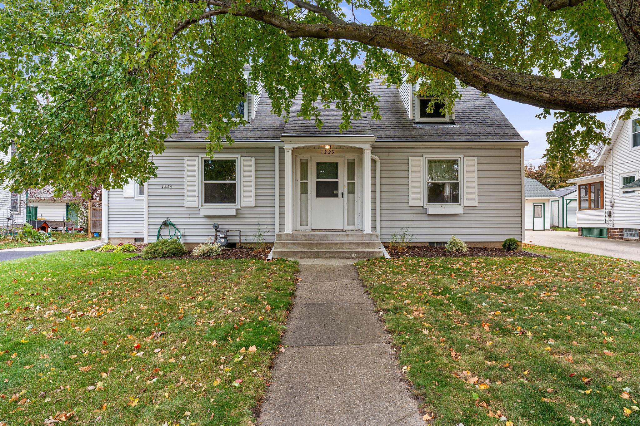 1223 S Cedar Avenue