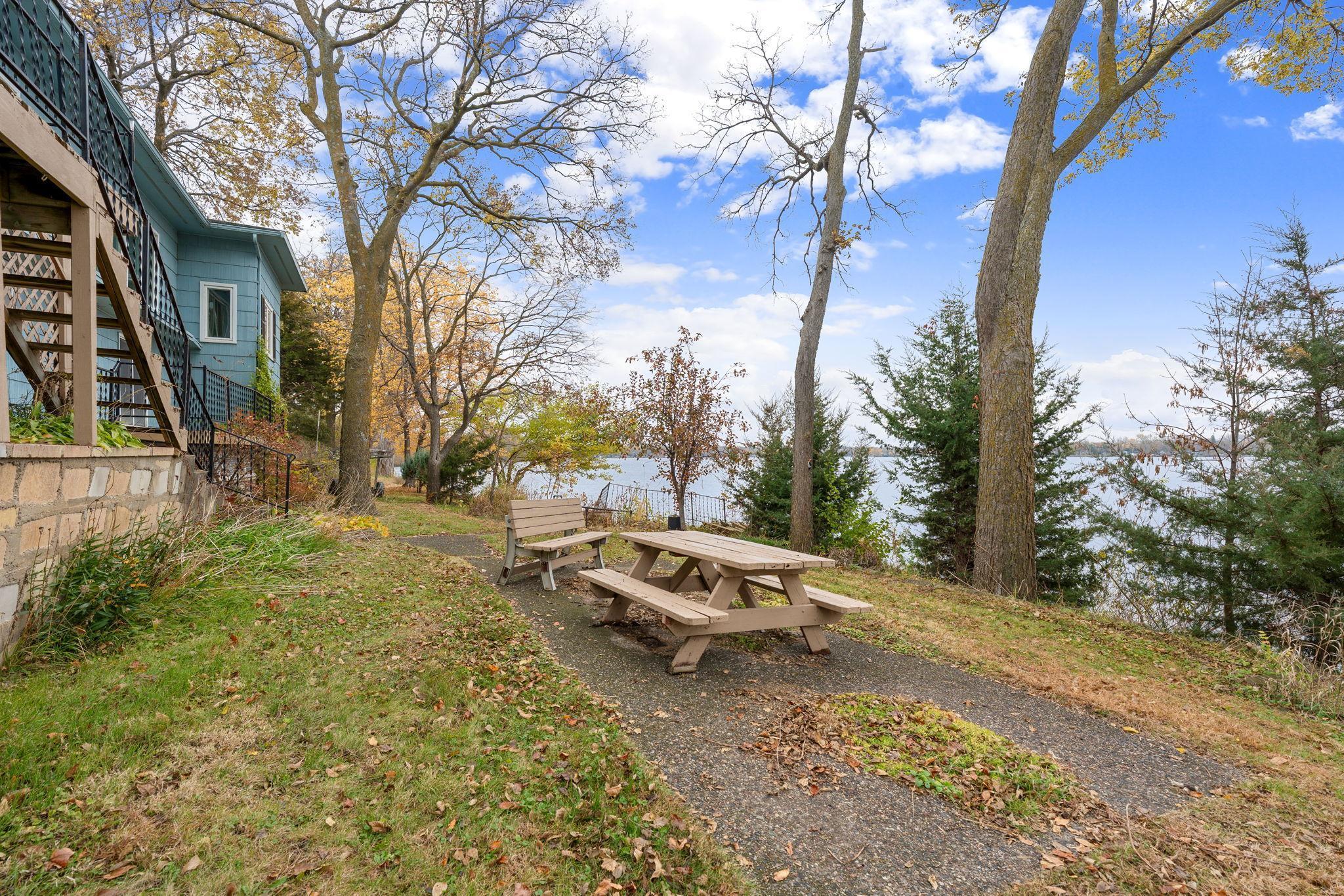 810 N Shore Drive