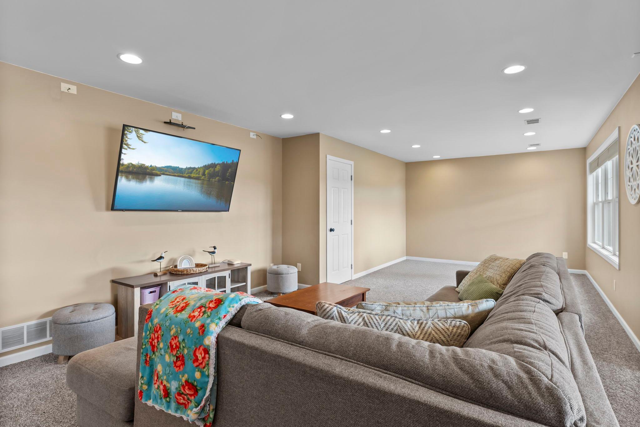 1555 Wood Duck Lane NE