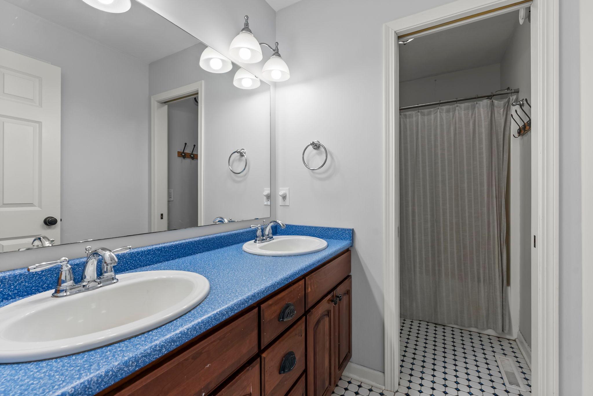 1555 Wood Duck Lane NE