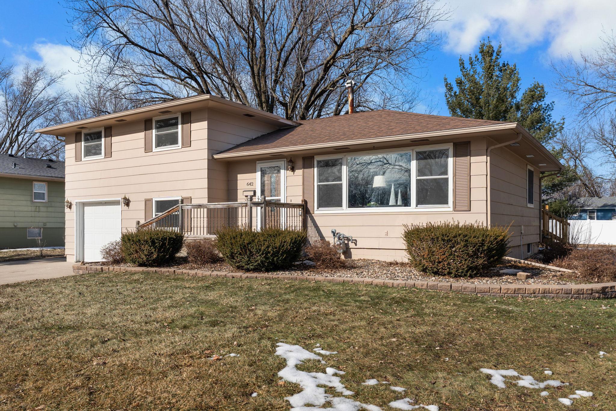 642 15th Street SE