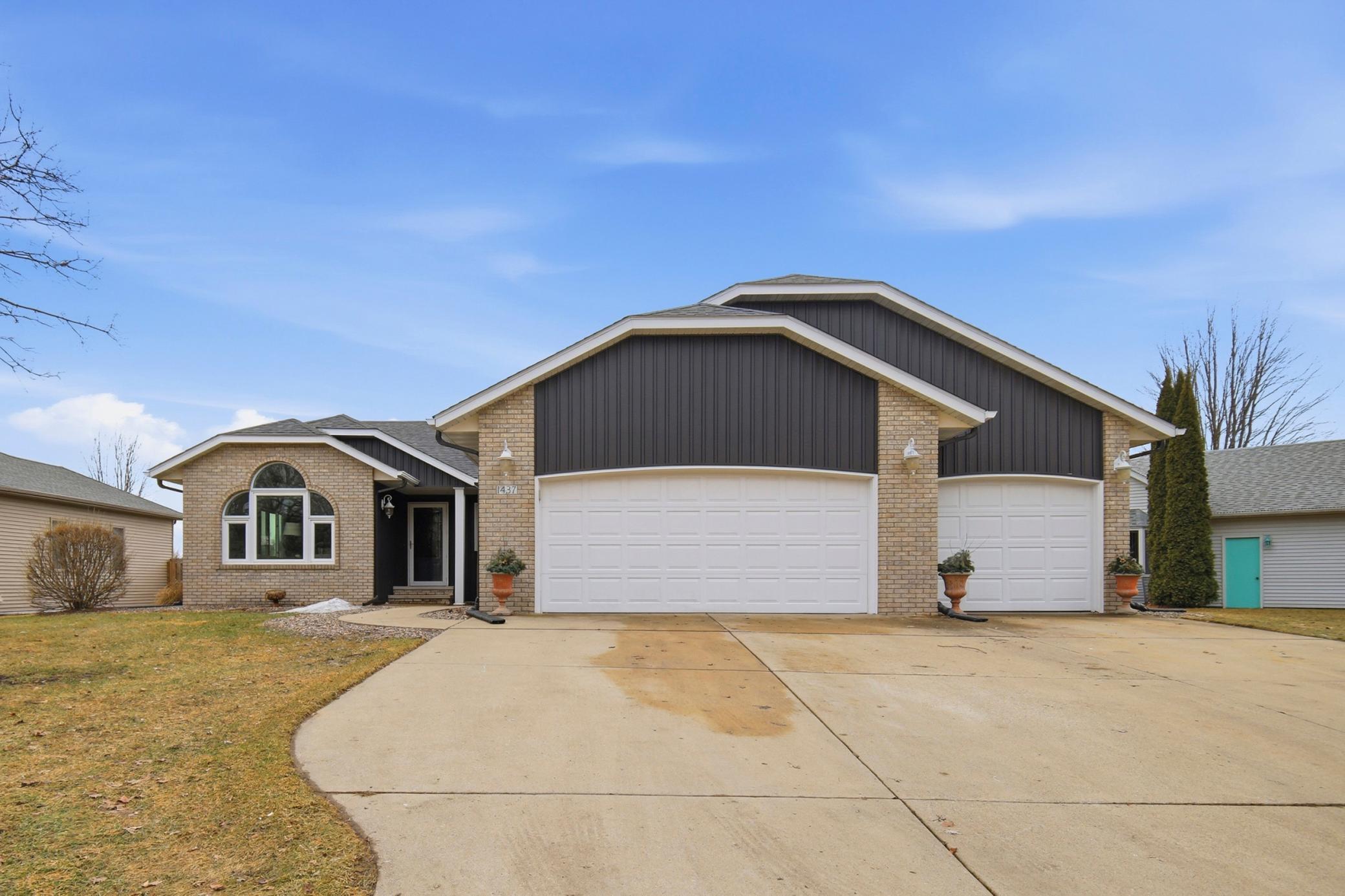 1437 Nottingham Drive