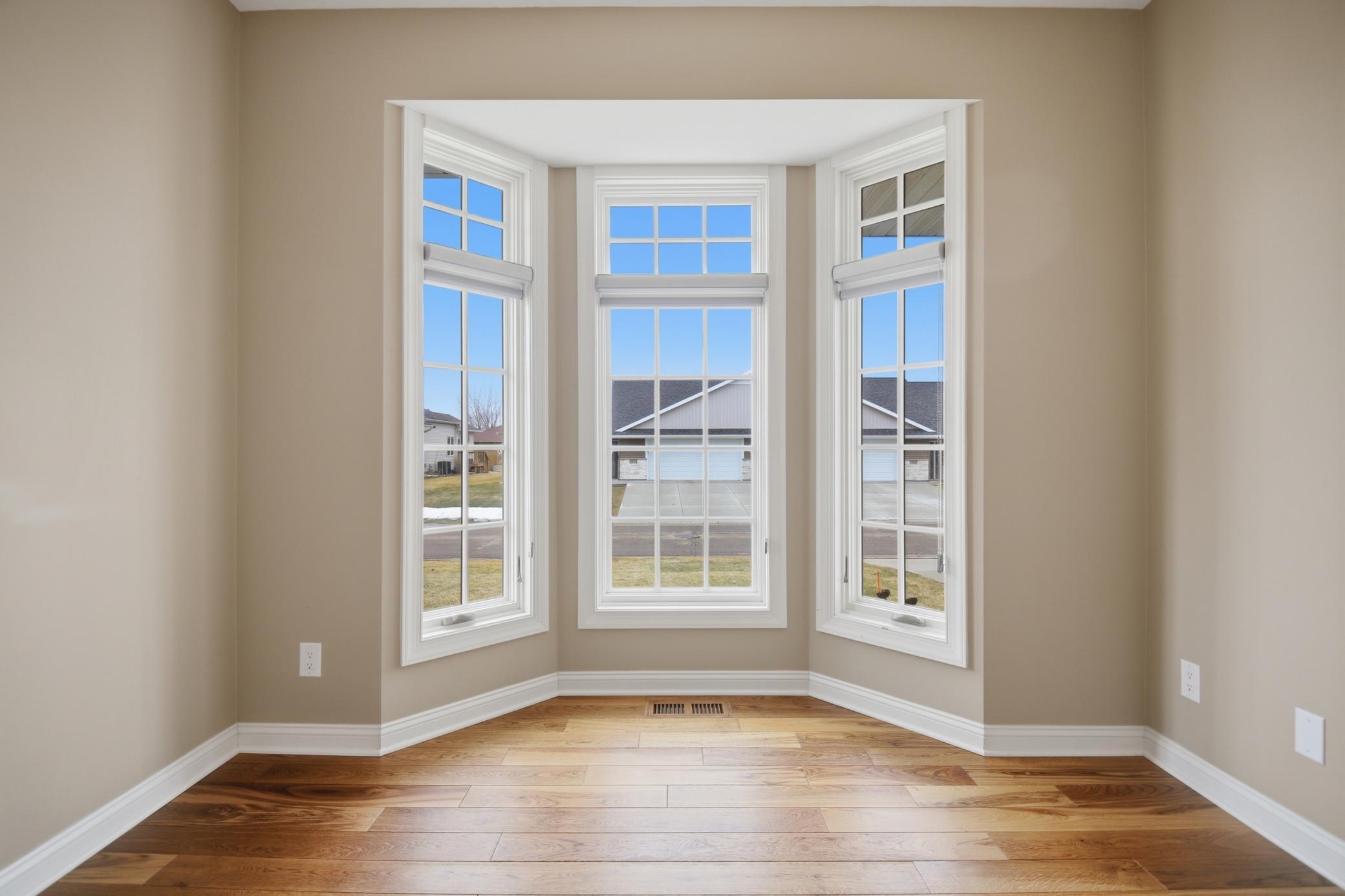 2877 Meadowview Lane NE