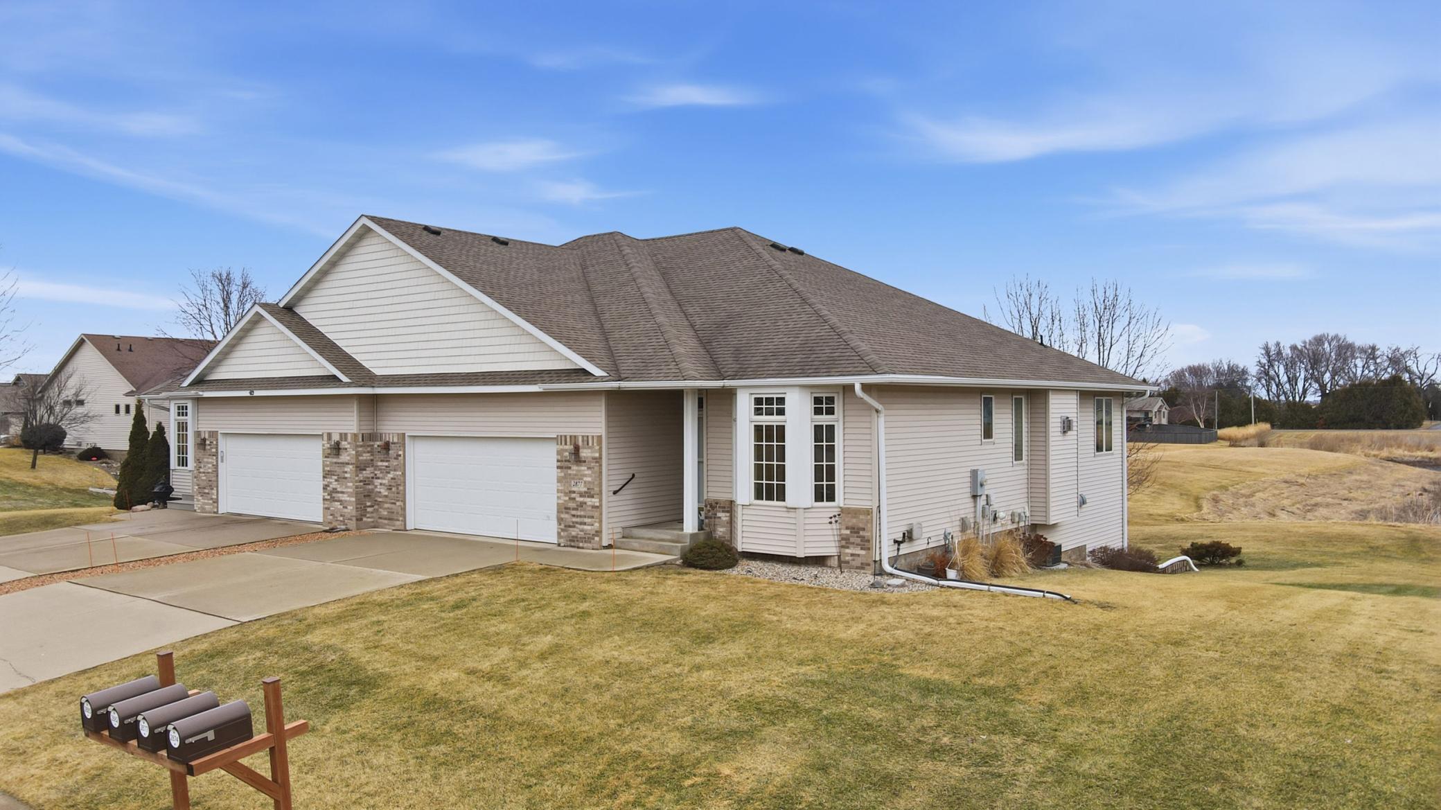 2877 Meadowview Lane NE